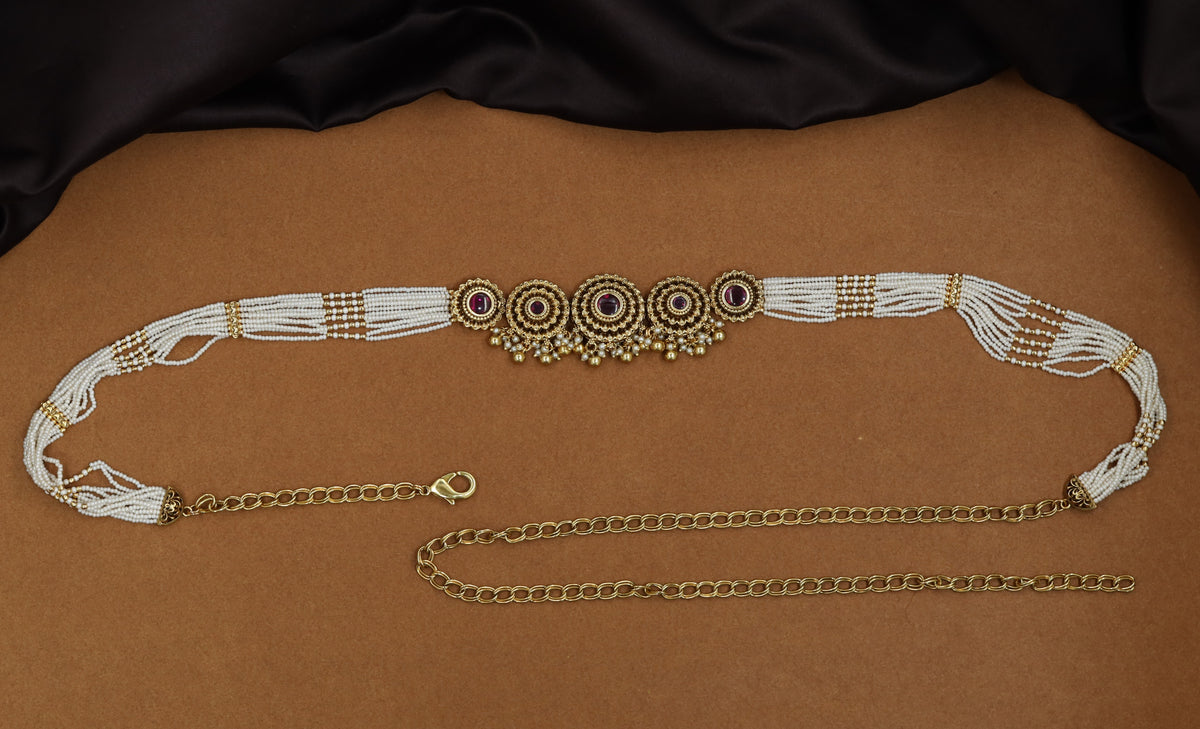 Grand pearl strand Antique Waist Belt with ornamental centre detailing