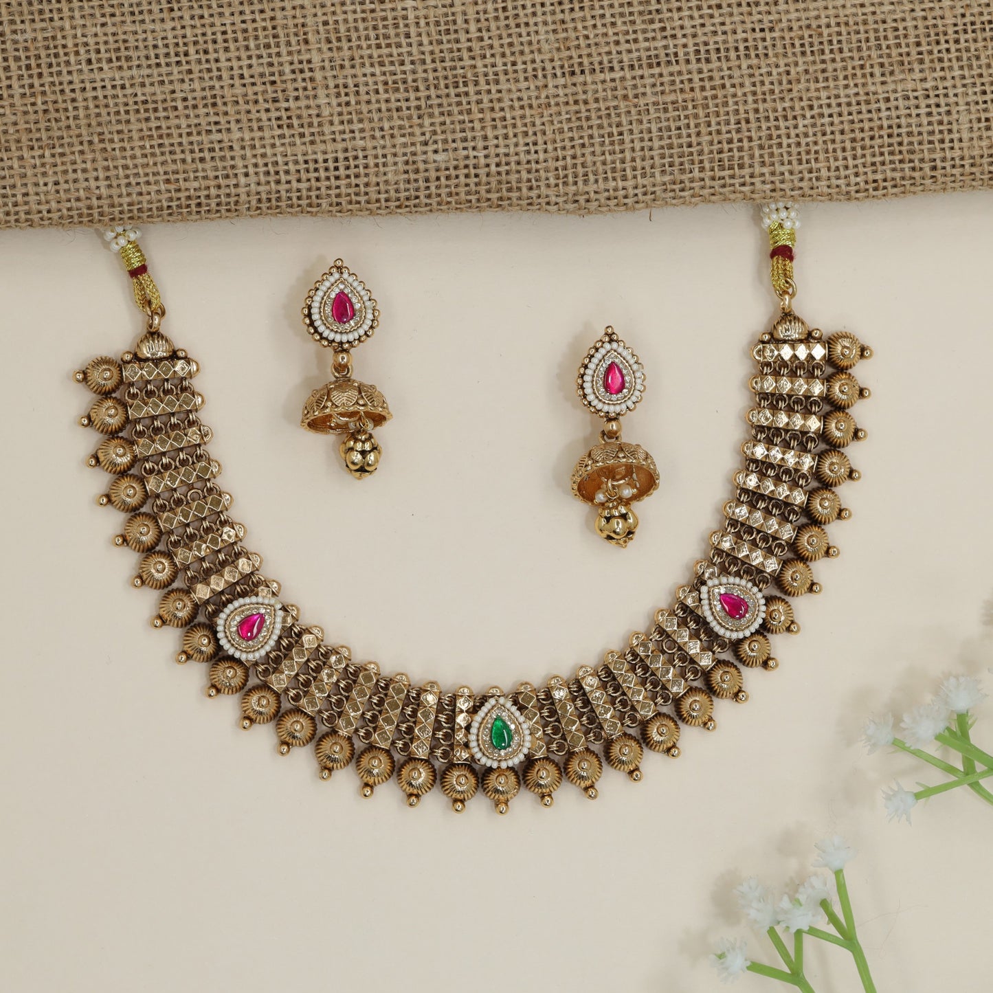 Luxury Kundan Necklace Built on Curved Geometric Links and Hanging Orbs