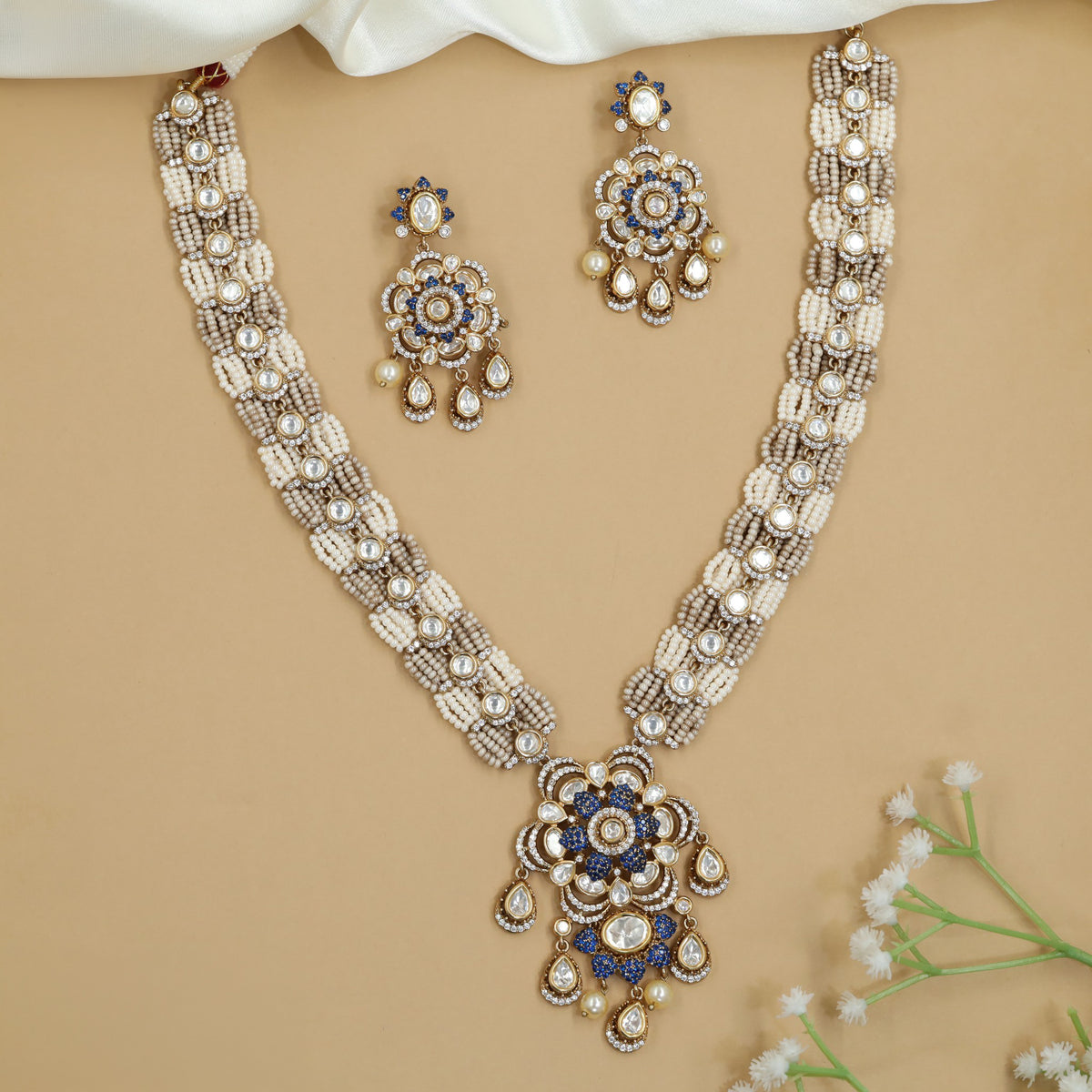 Traditional Kundan necklace with ornate centrepiece