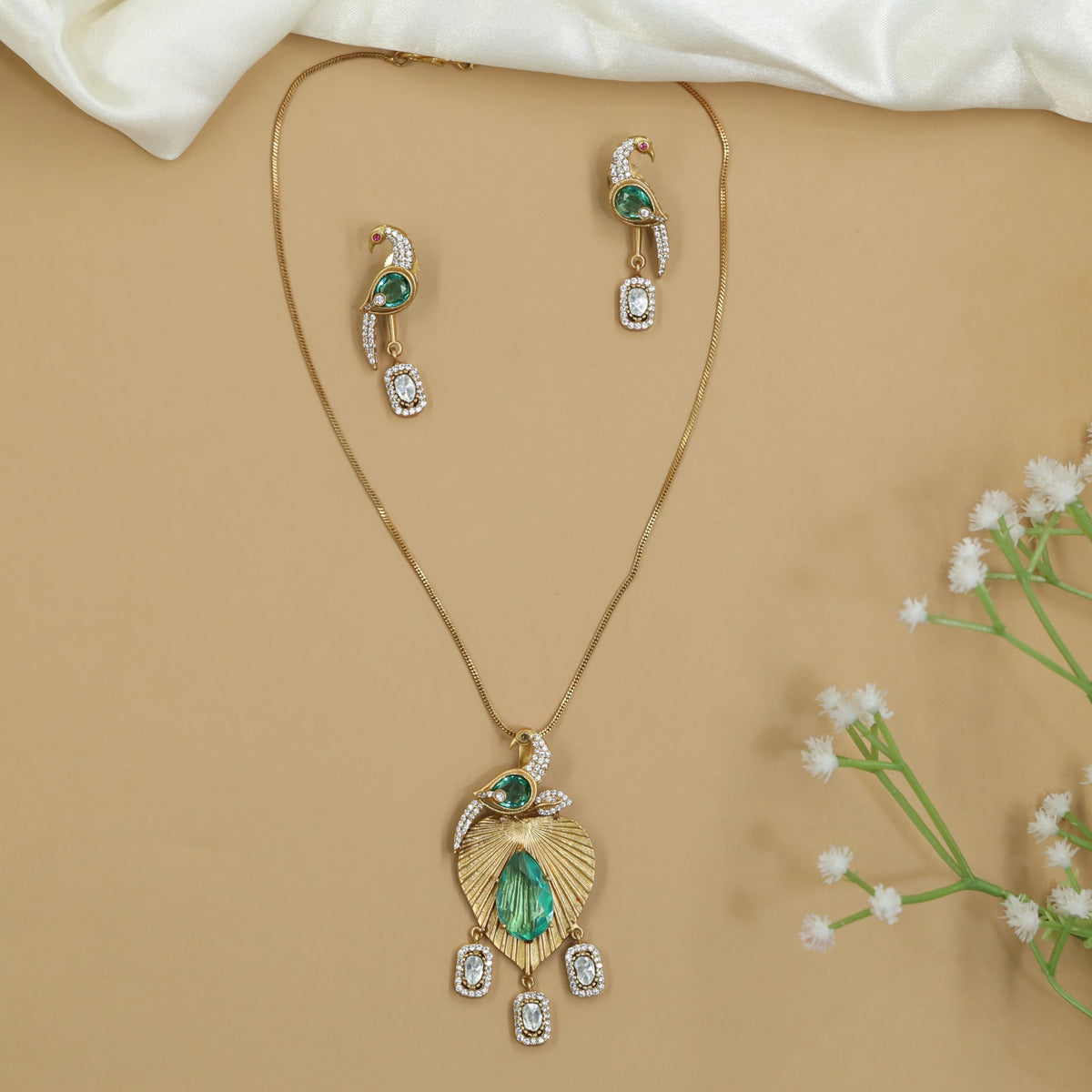 Regal Kundan Chain With Peacock Pendant