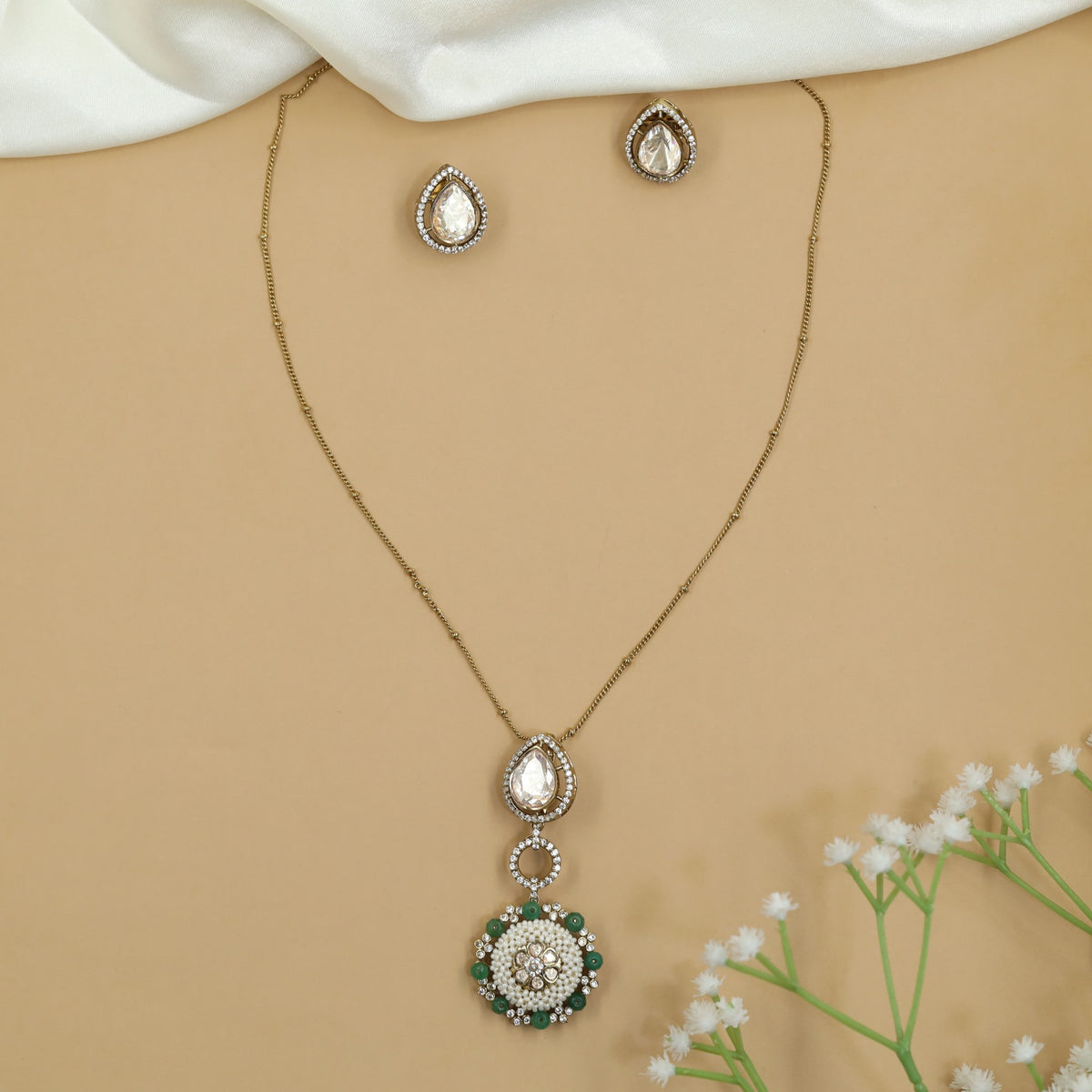 Premium Victorian Halo Pendant Chain Set