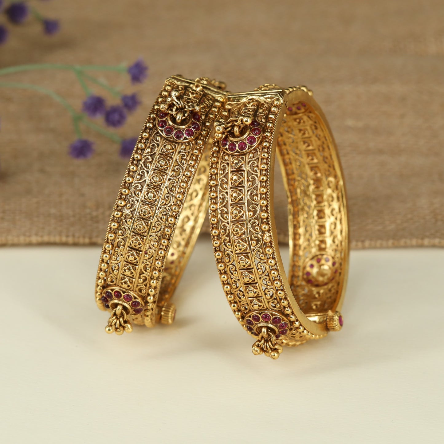 Scrollwork Antique Bangles with Ornamental Border Detailing for Traditional Elegance