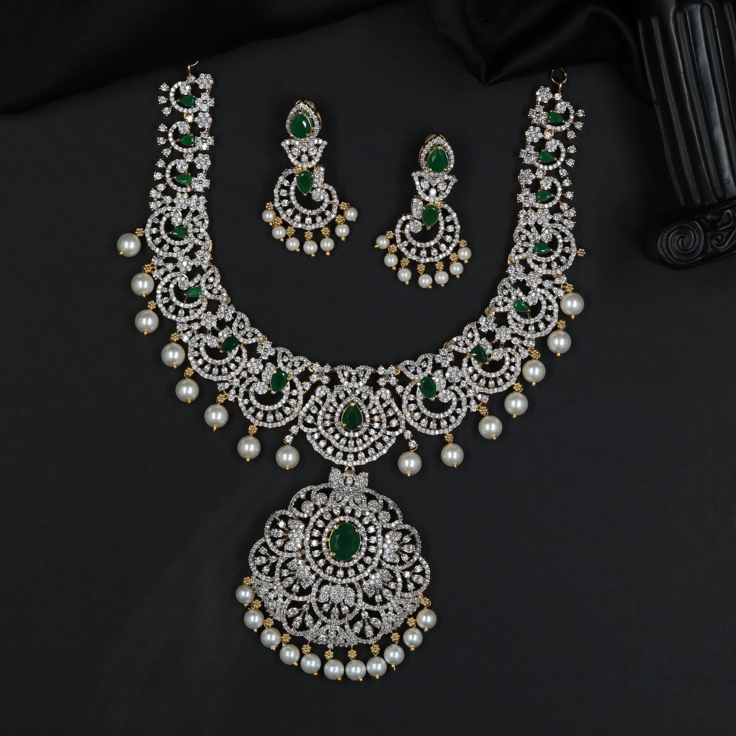 Luxury GJ Necklace Crafted with Ornamental Openwork and Floral Medallions