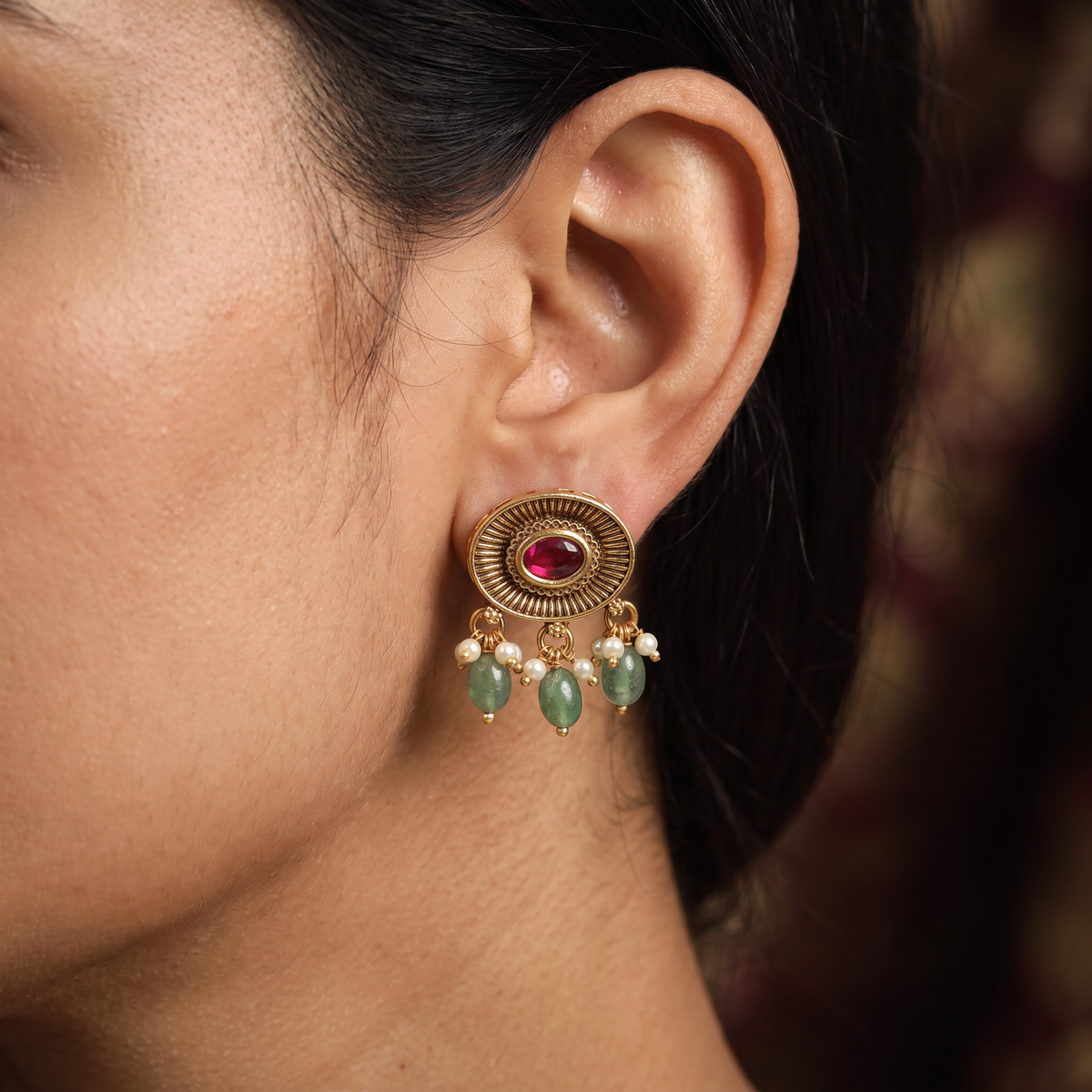 Oval Halo Antique Stud with Radiating Border