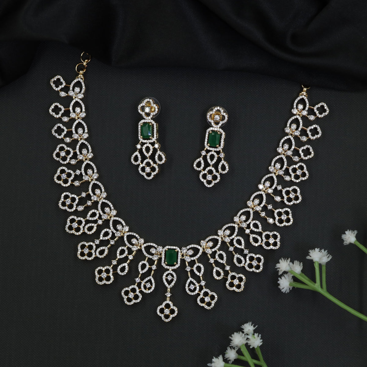 GJ Floral Lattice Necklace Set with Rectangle Pendant