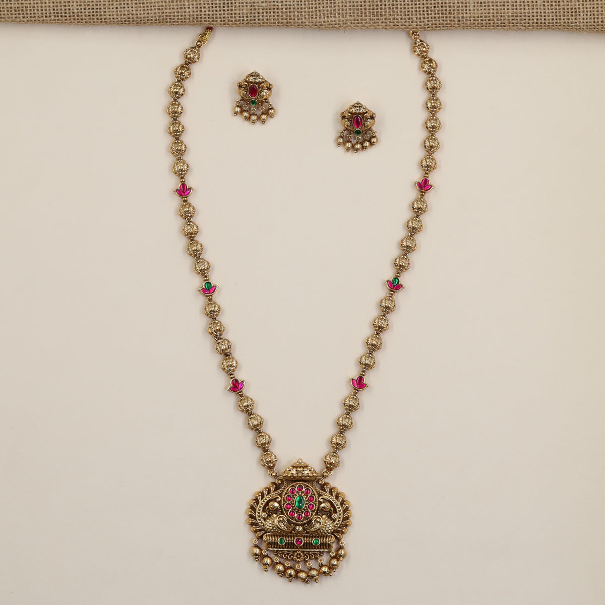 Antique Peacock Floral Link Chain Set with Centre Pendant