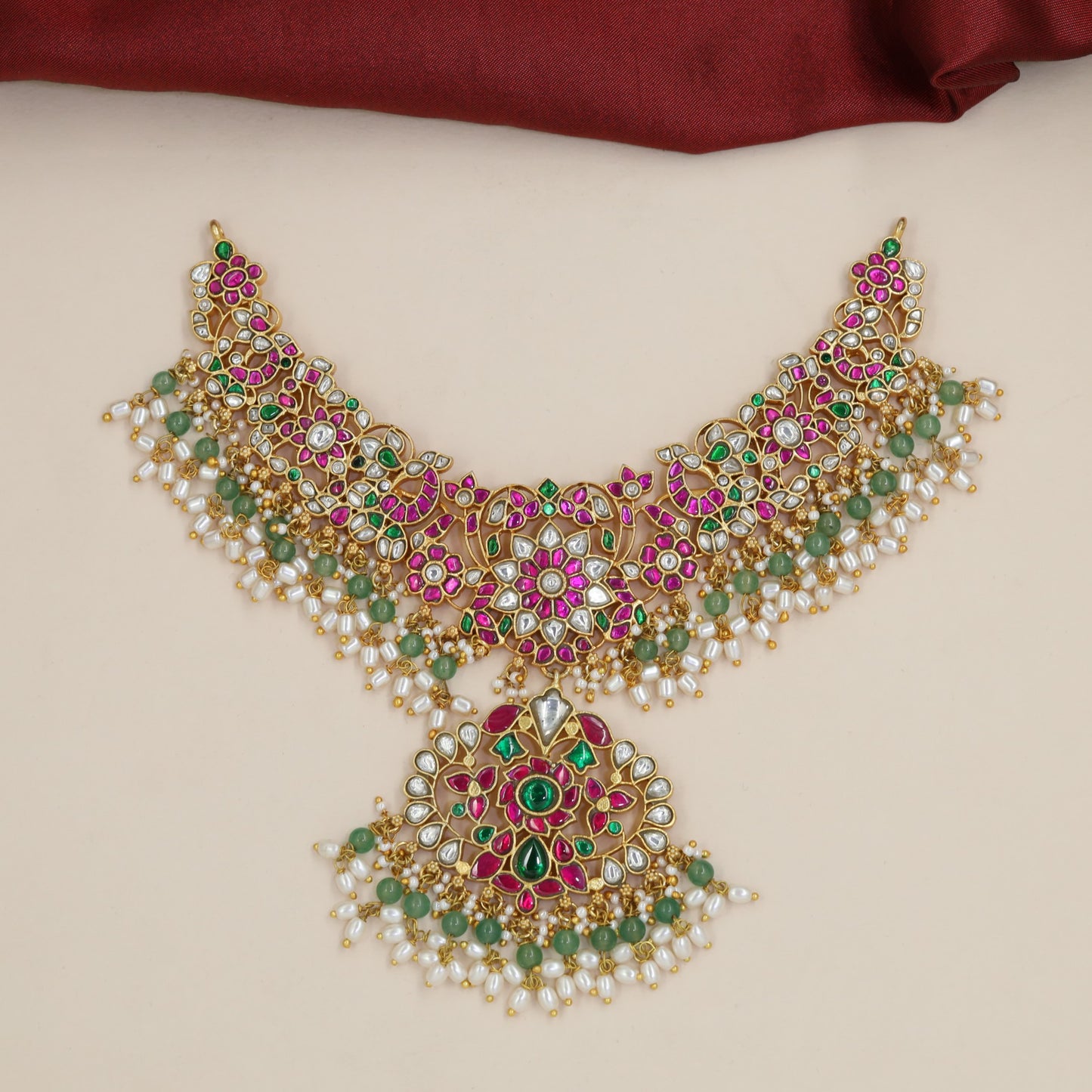 Floral Centrepiece with Detailed Linkwork Jadau Necklace