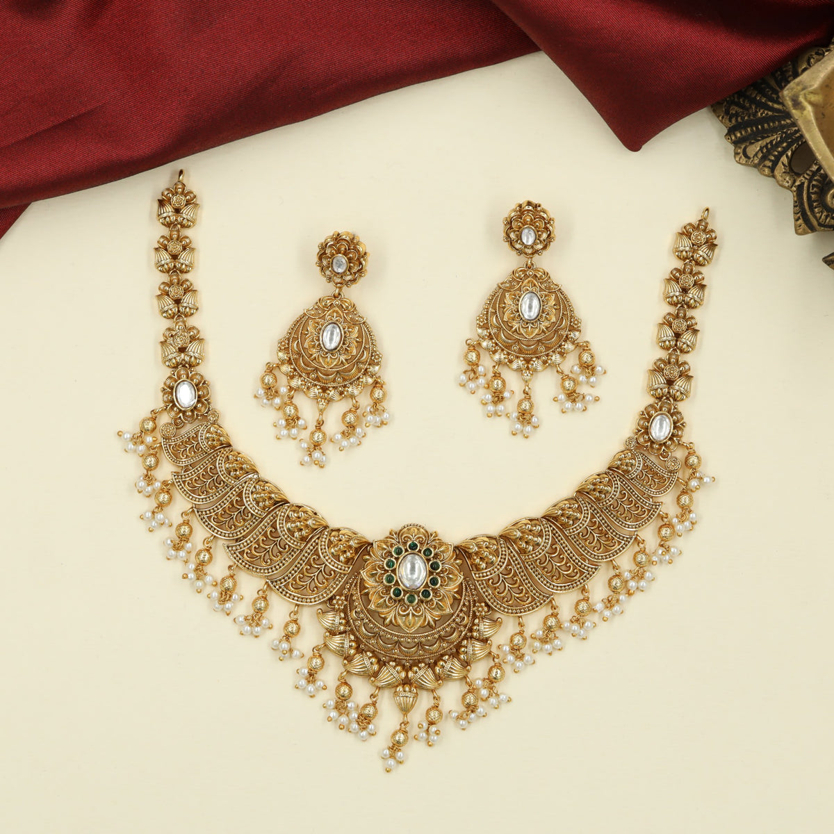 Heritage Necklace featuring Sculpted Floral Links and a Detailed Centre Pendant