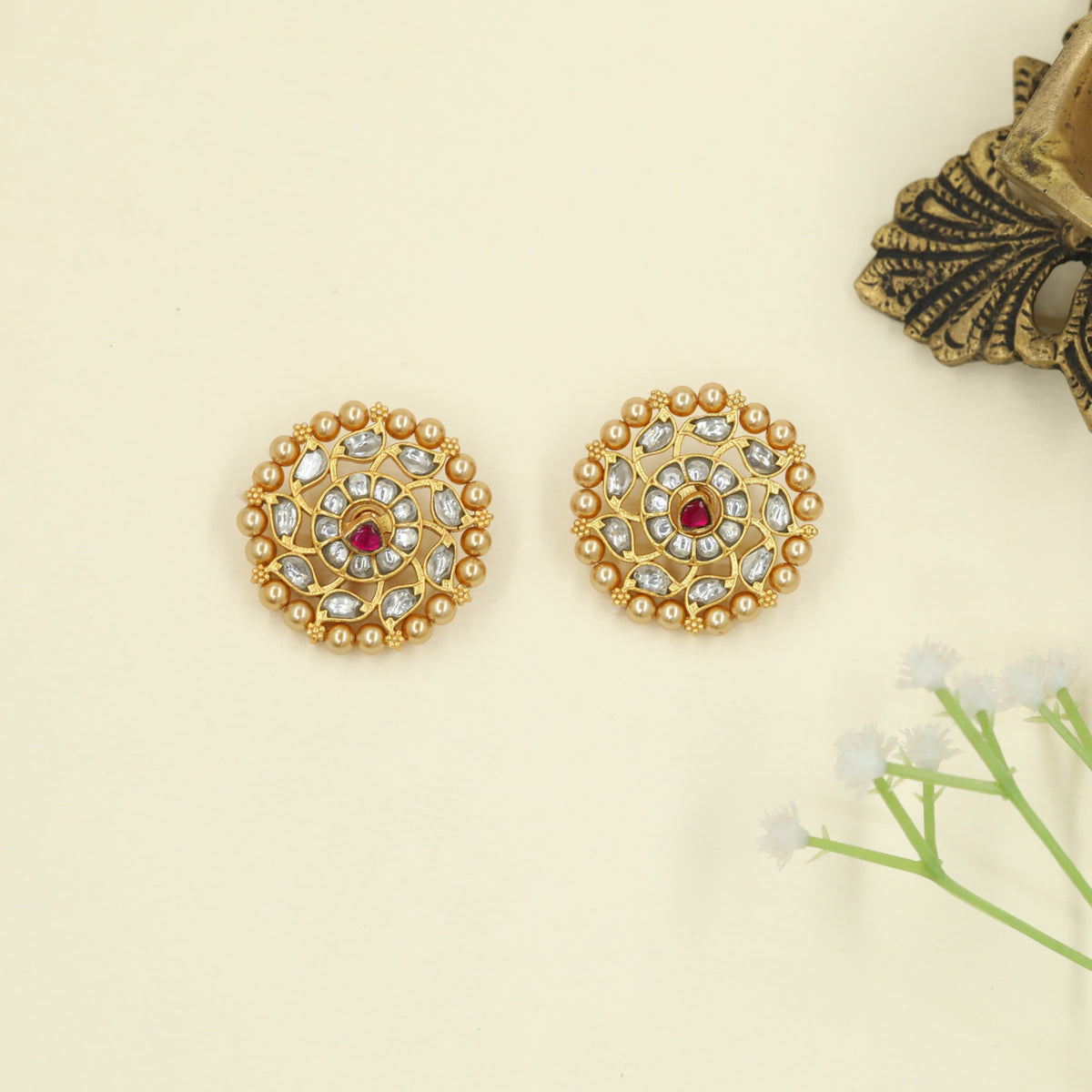 Premium Jadau stud presenting artistic circular design