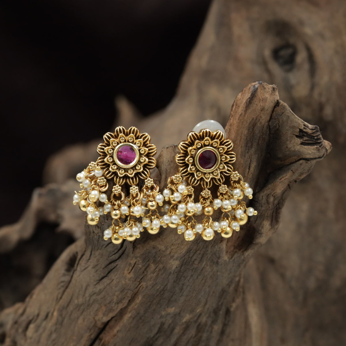 Premium Antique Stud Featuring Radiating Floral Patterns