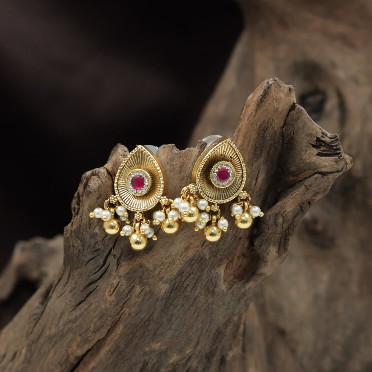 Premium Antique Stud Featuring a Sculpted Teardrop Design