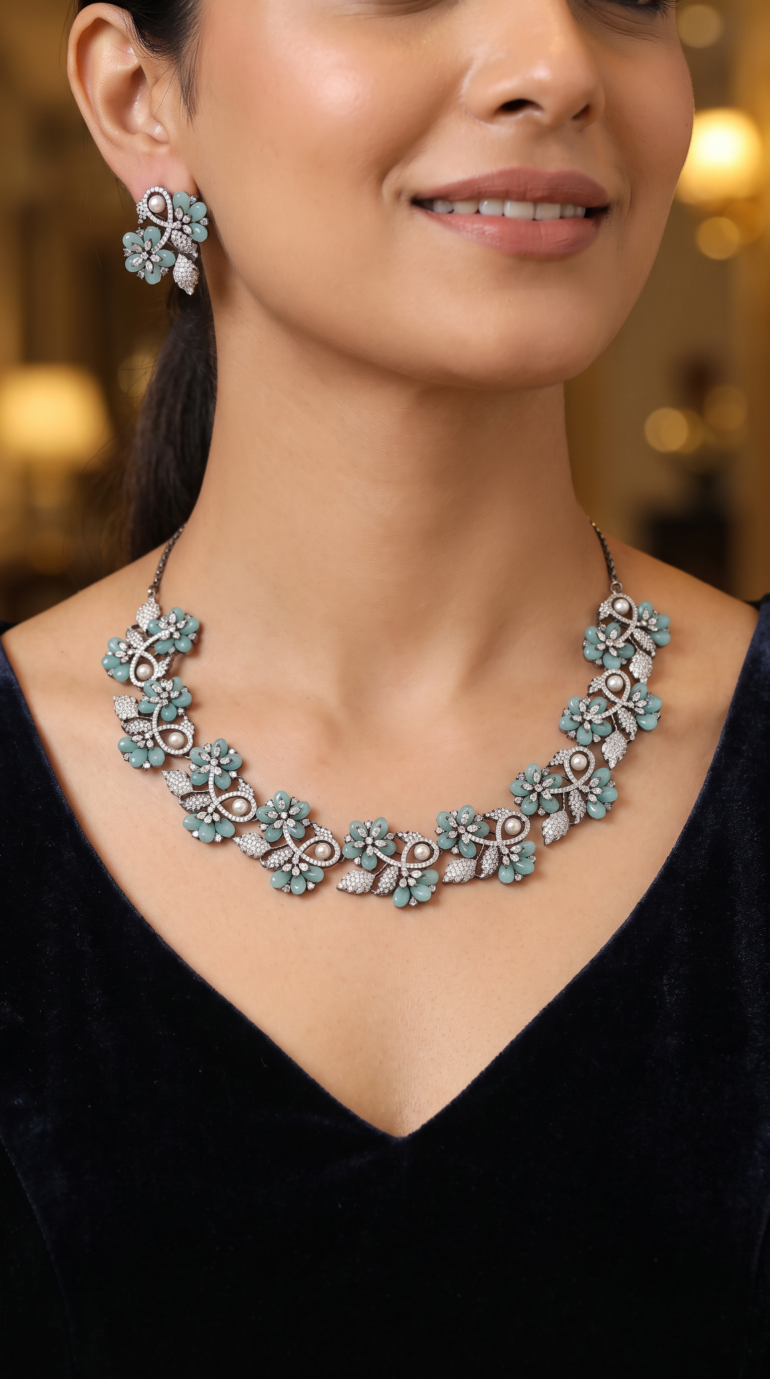 Elegant Floral Crytalstal Necklace Set with Leaf and Pearl Motif Design