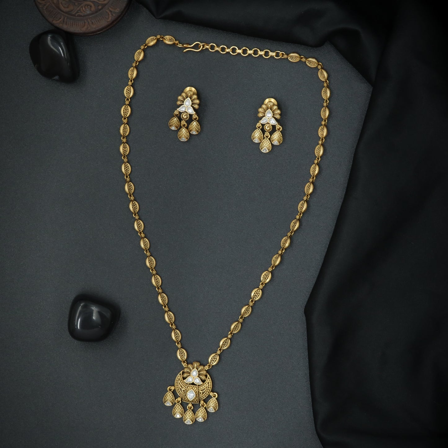Silver Petal-Link Drop Pendant Chain Set