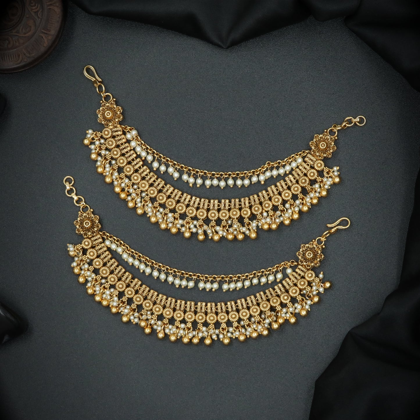 Antique Silver Traditional Design Matti