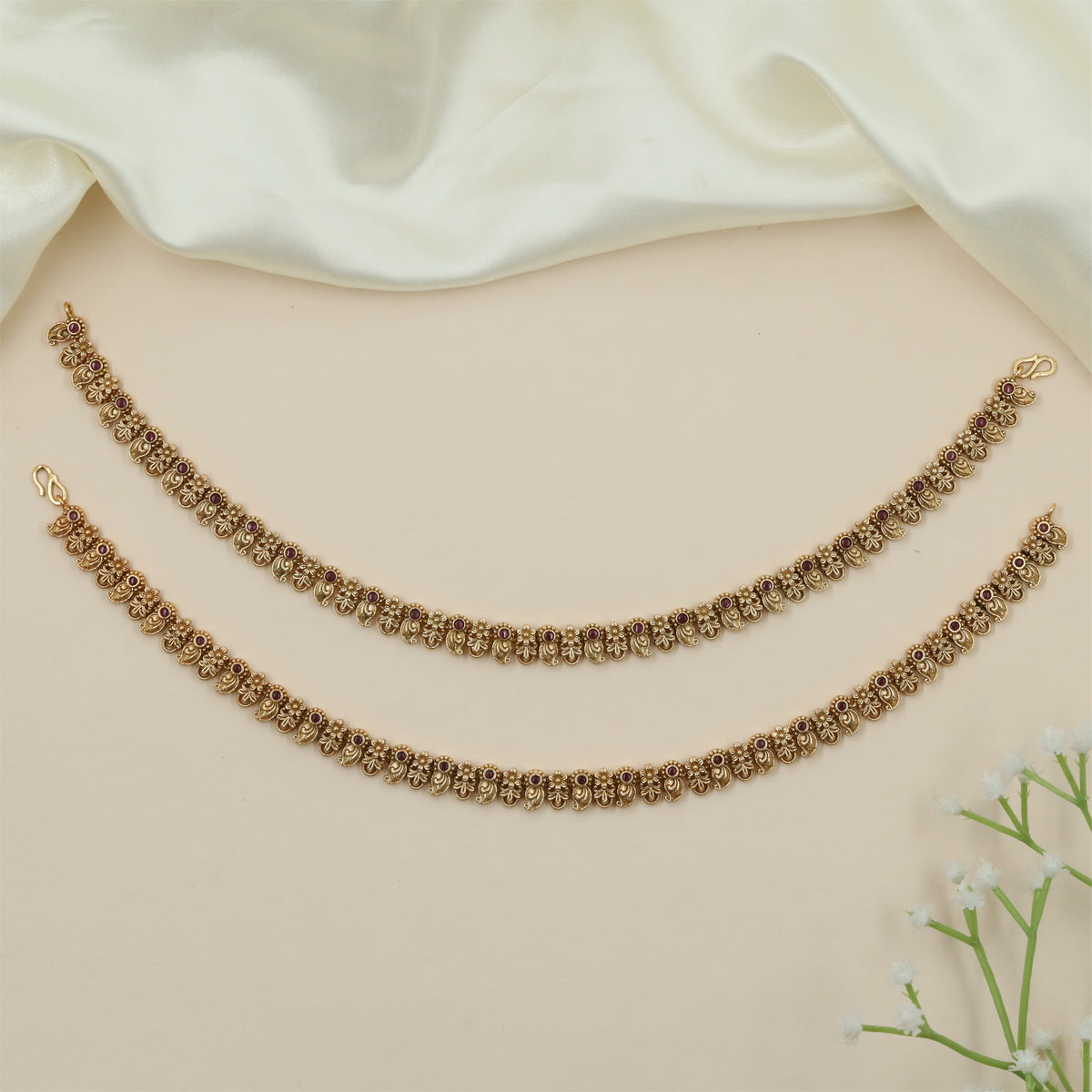 Dynasty Border Antique Payal with Repeating Chain Patterns