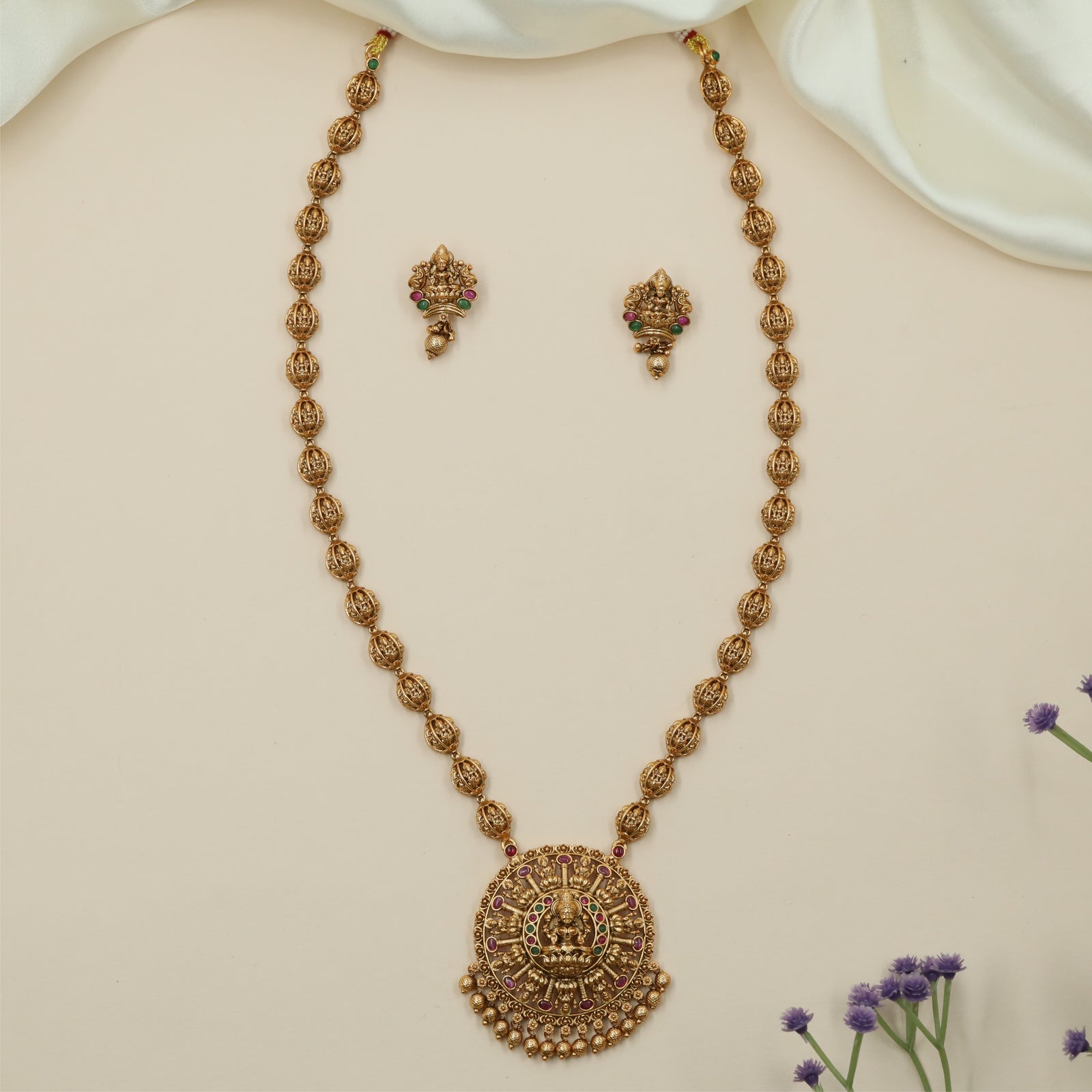 Temple Lakshmi Antique Chain With Pendant with Circular Link Detailing