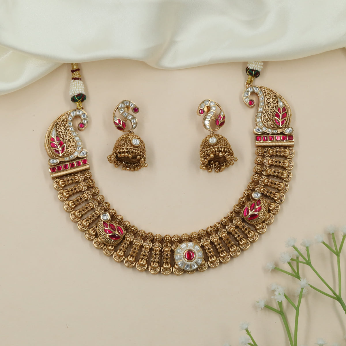 Dewline Paisley Kundan Necklace with Ribbed Link Rows