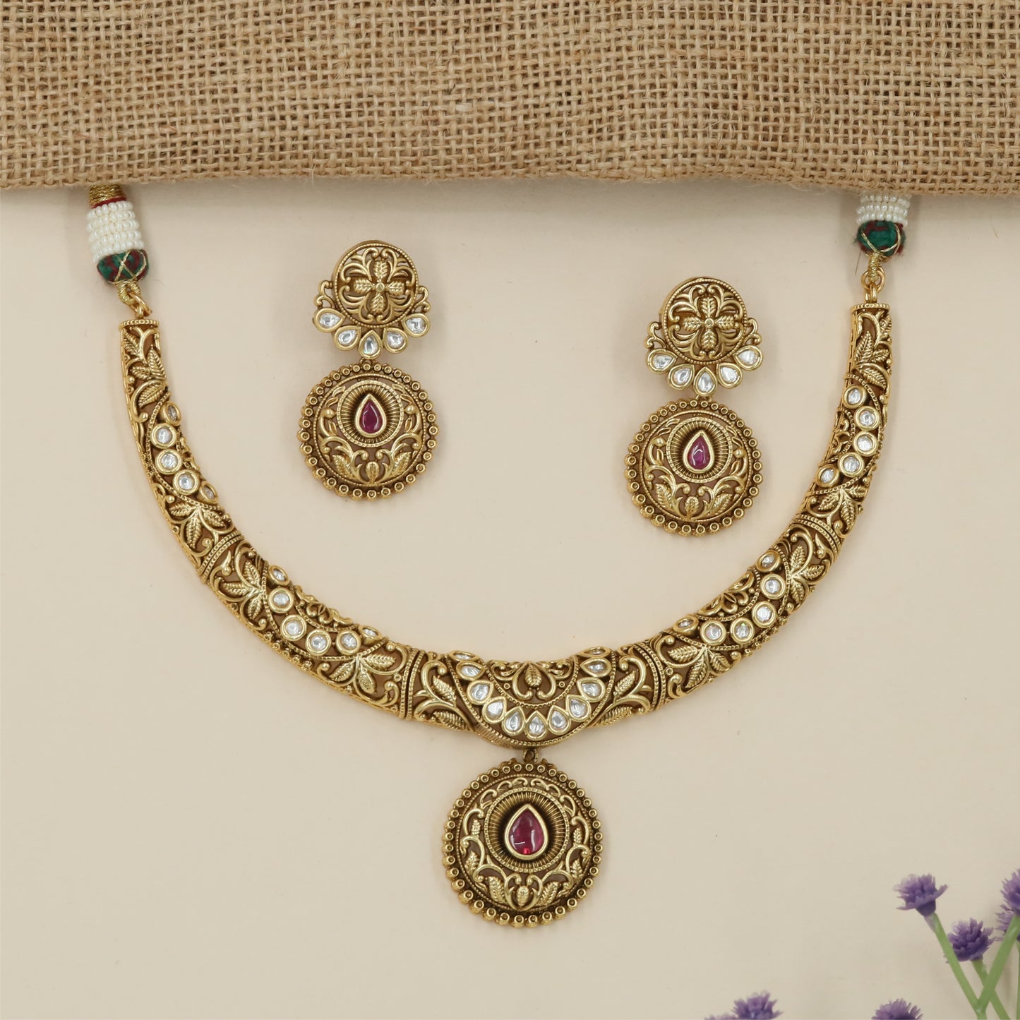 Decorative Pear Frame Antique Necklace with Sculpted Collar Styling