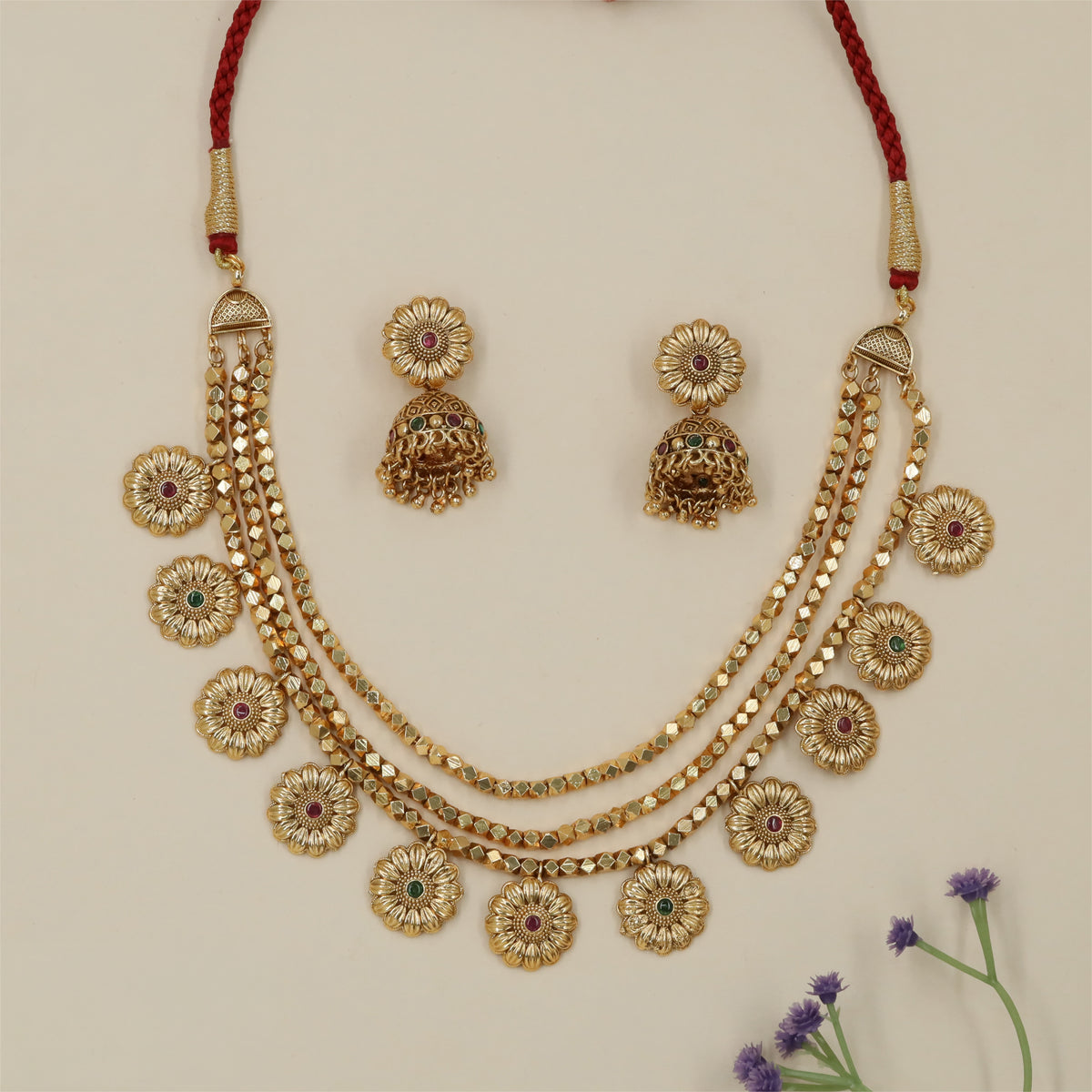 Antique Necklace with Floral Pendant Detailing
