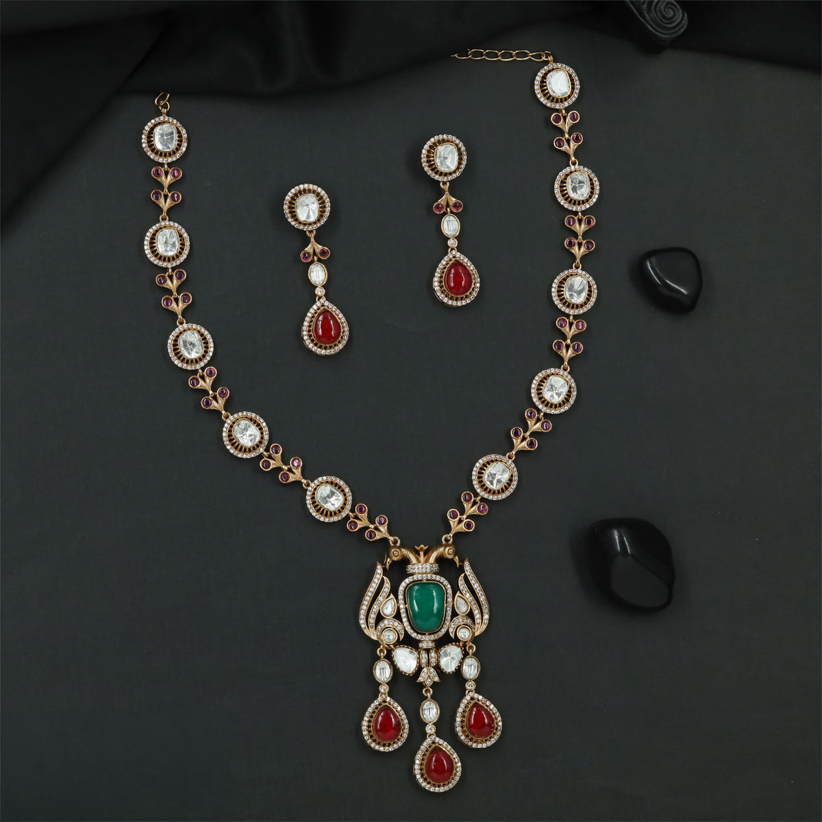Kundan Necklace with an artistic arrangement of round settings and a multi-drop