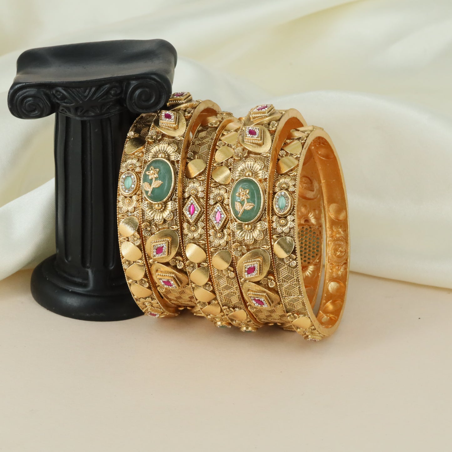 Symmetrical Stone Border Kundan Bangles with Floral Detailing