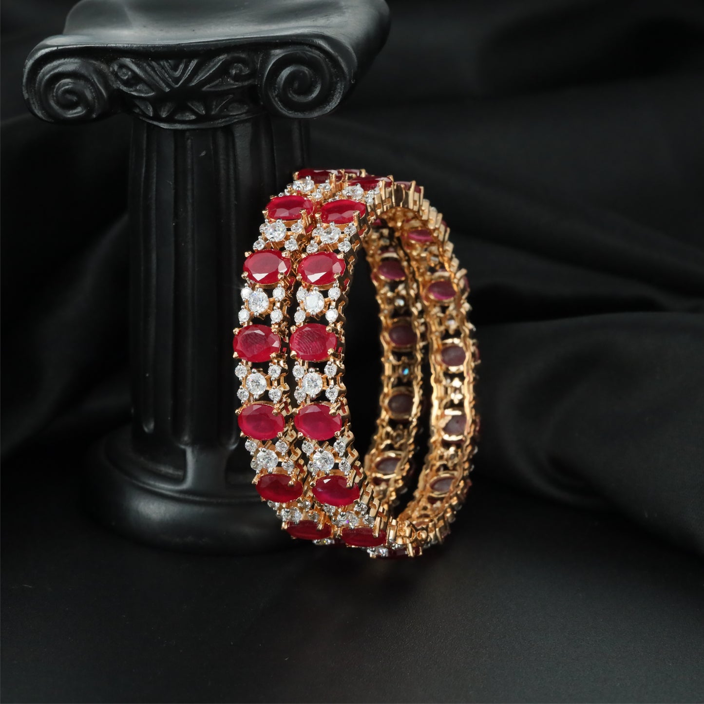 Contour Halo Gj Bangles with Repeating Border Pattern