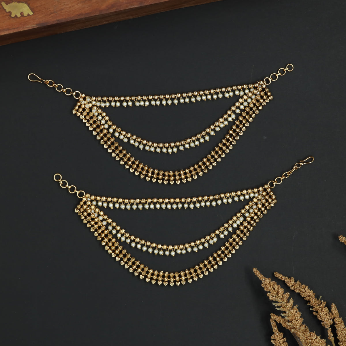 Classic Drape Mati with Dense Border Chains