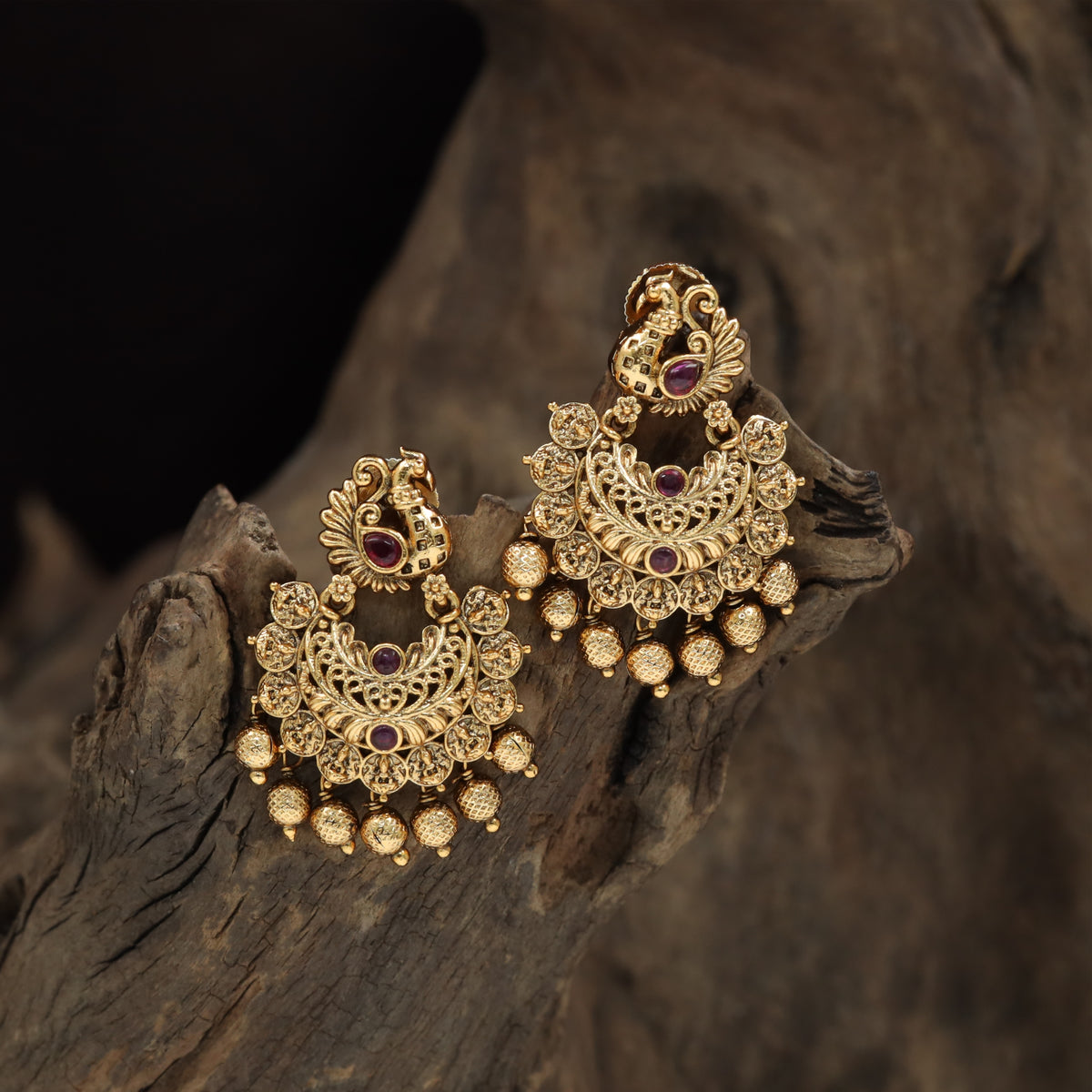 Royal Peacock Antique Hanging with Curved Openwork Detailing