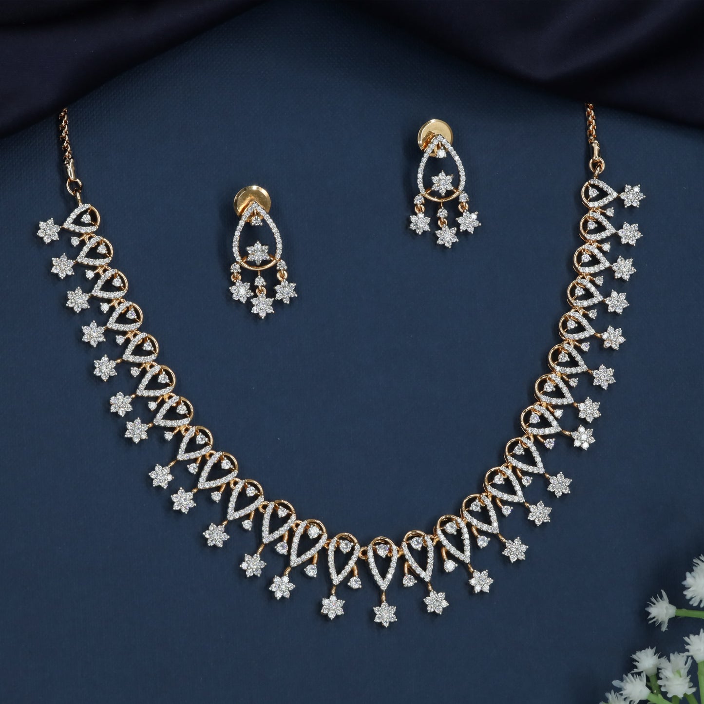Scalloped Link Necklace with Star Drop Accents