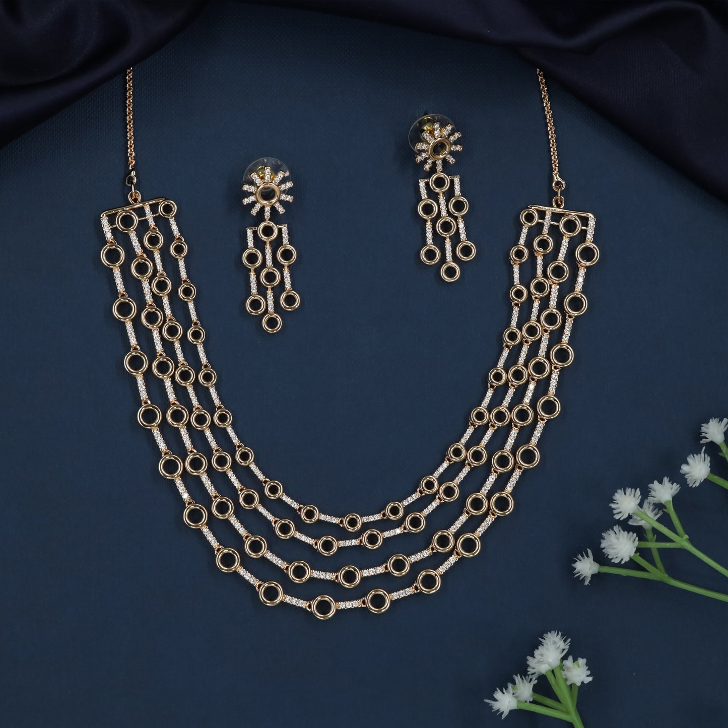 Circular Link Necklace with Triple Layer Border Styling