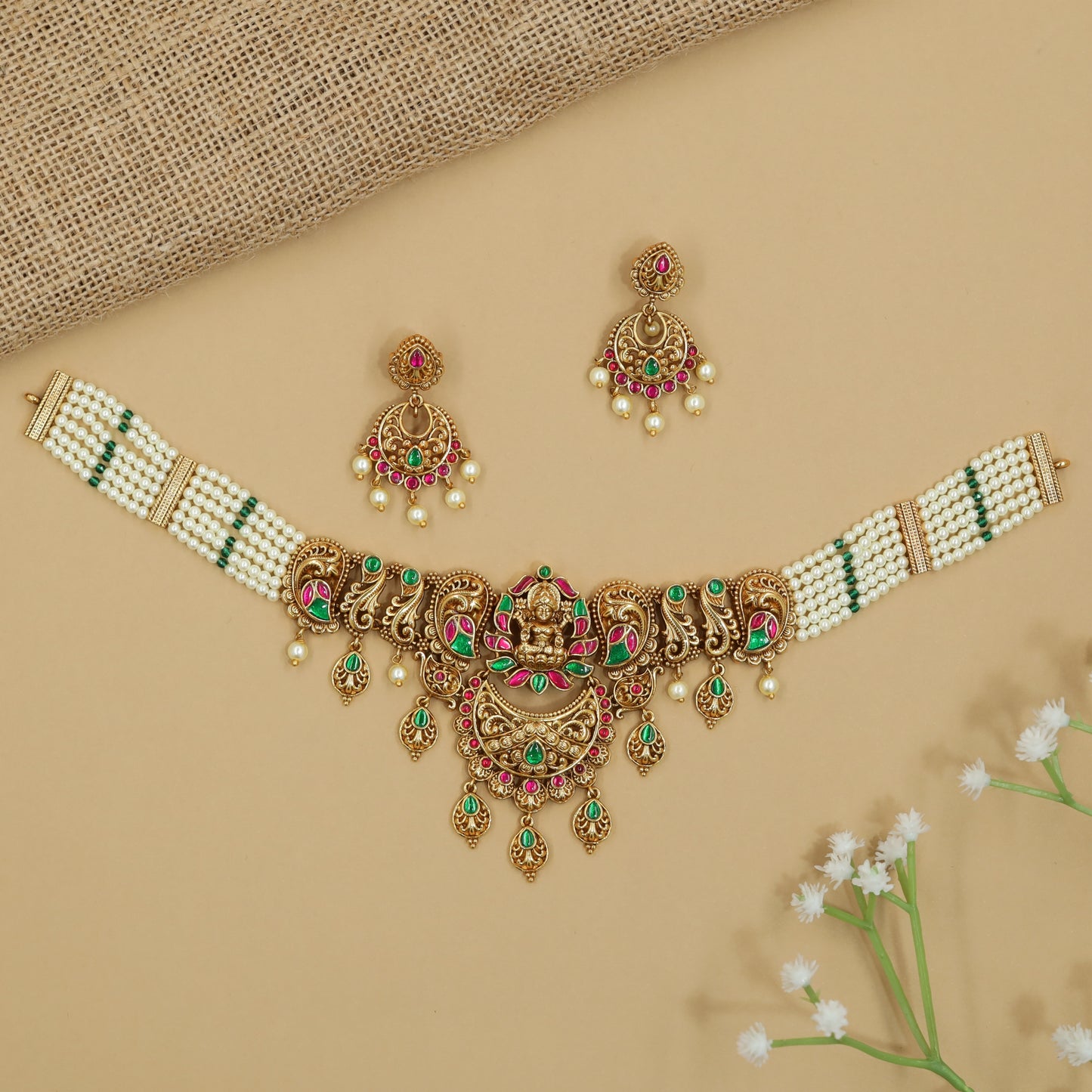 Archline Antique Choker with Pearl Multi-Strand Border Detailing