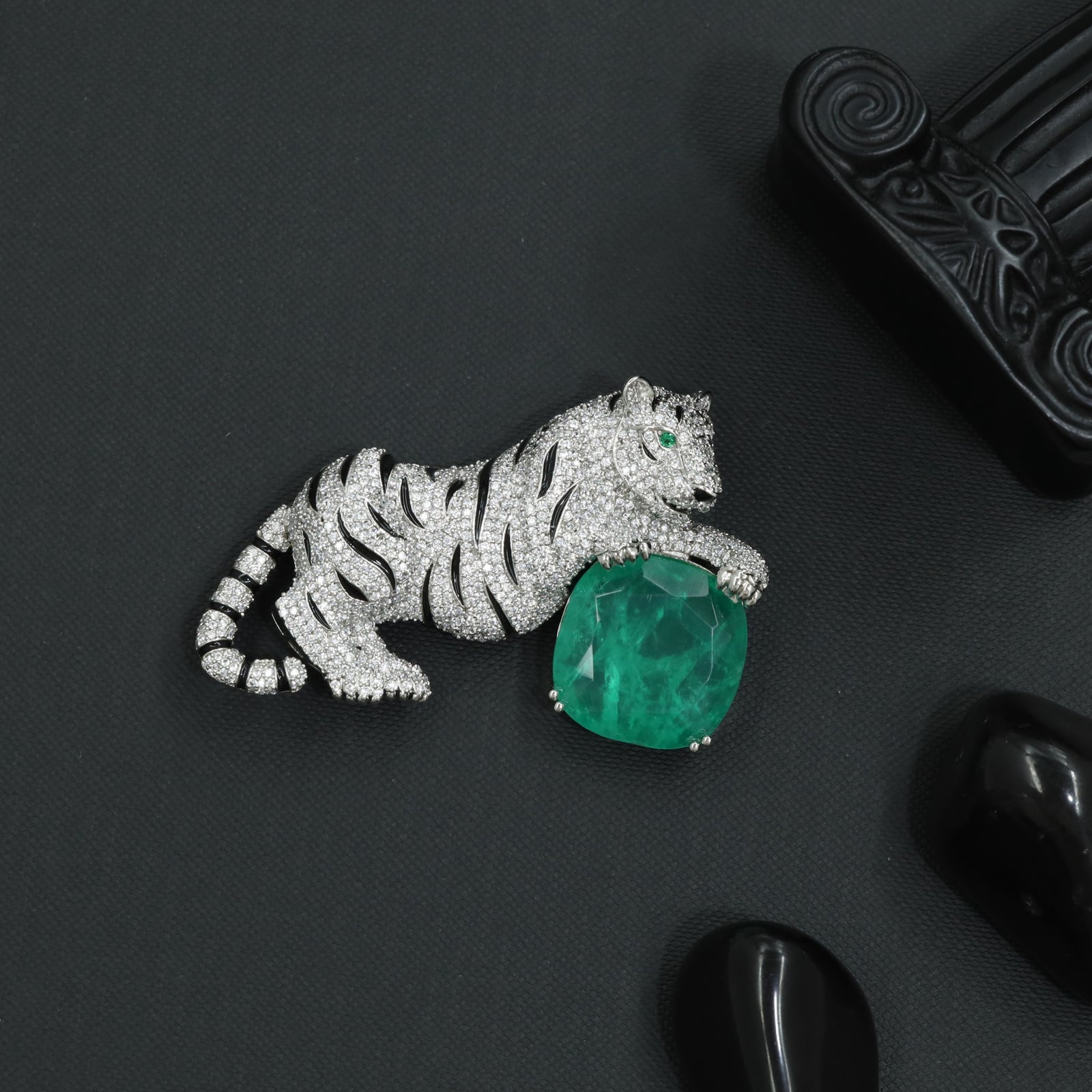 Luxury Tiger Brooch with Textured Body Craftsmanship