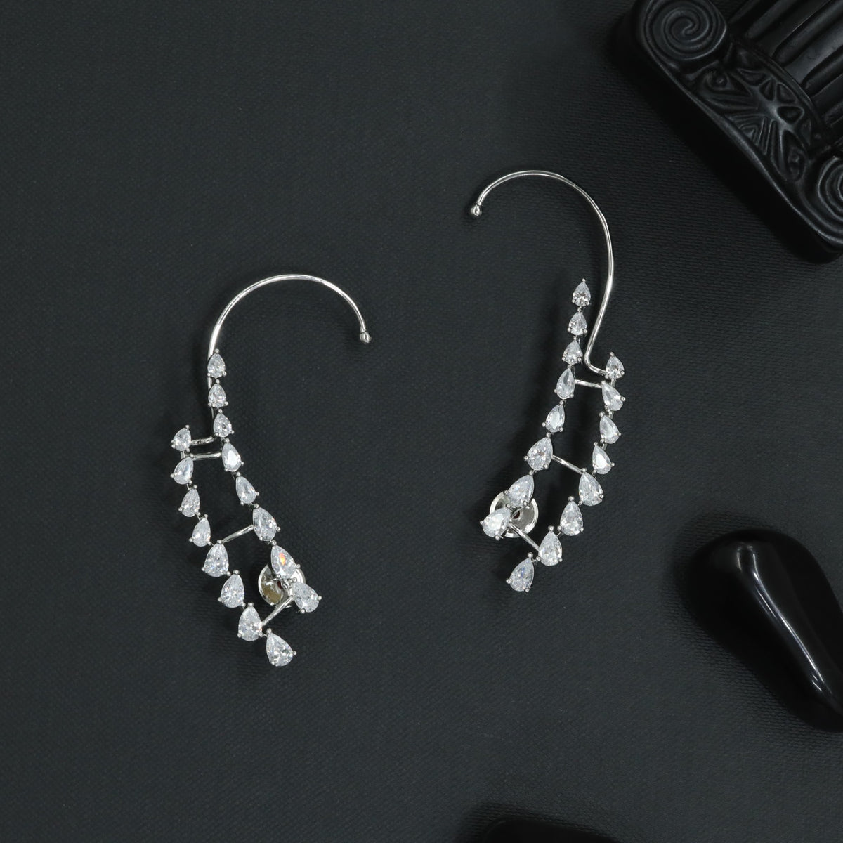 Glint Feather Earcuff with Slender Drop Layout