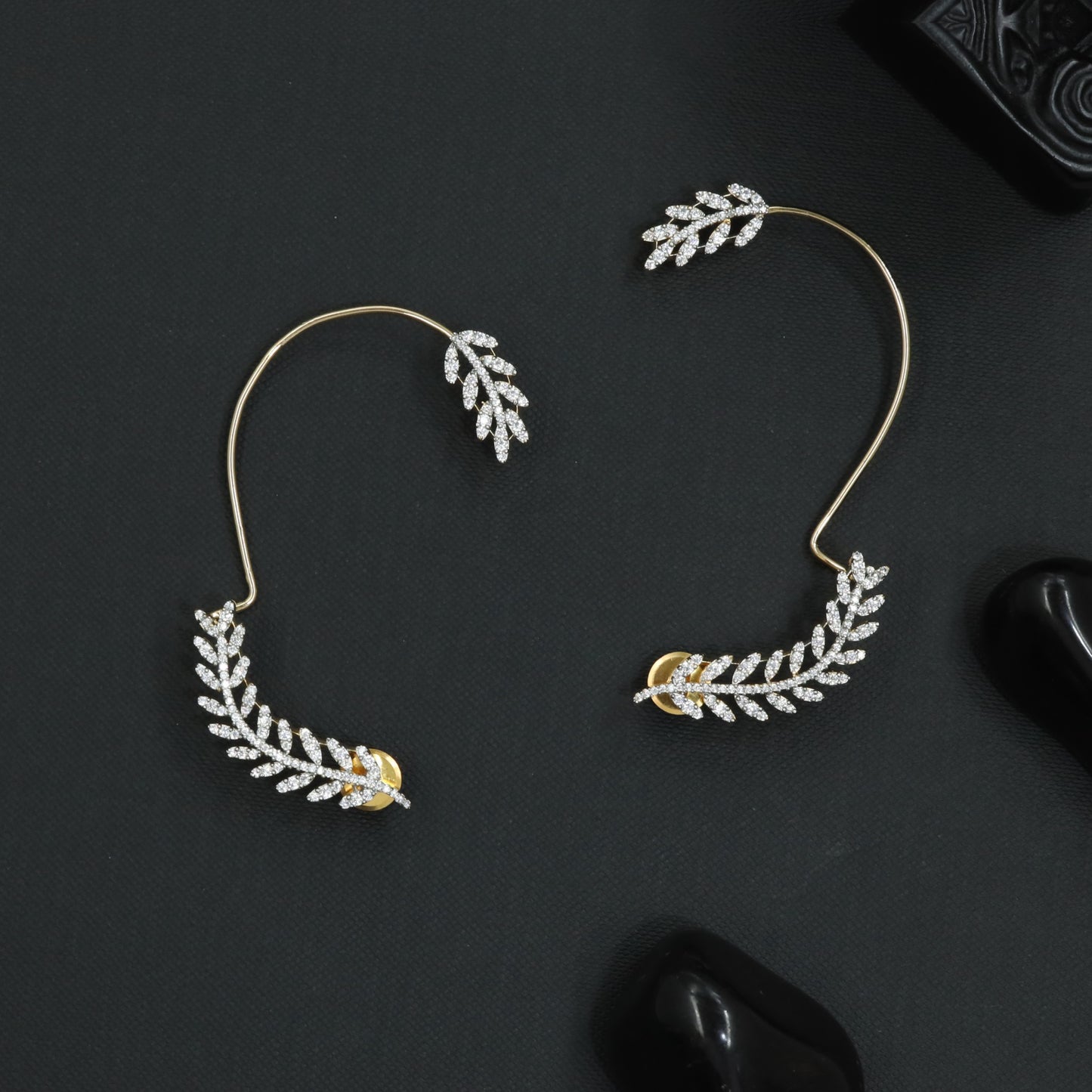 Flowing Branch Earcuff with Sculpted Botanical Styling