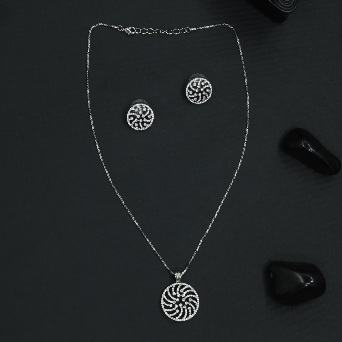Curved Spiral Rhodium Chain with Pendant Set
