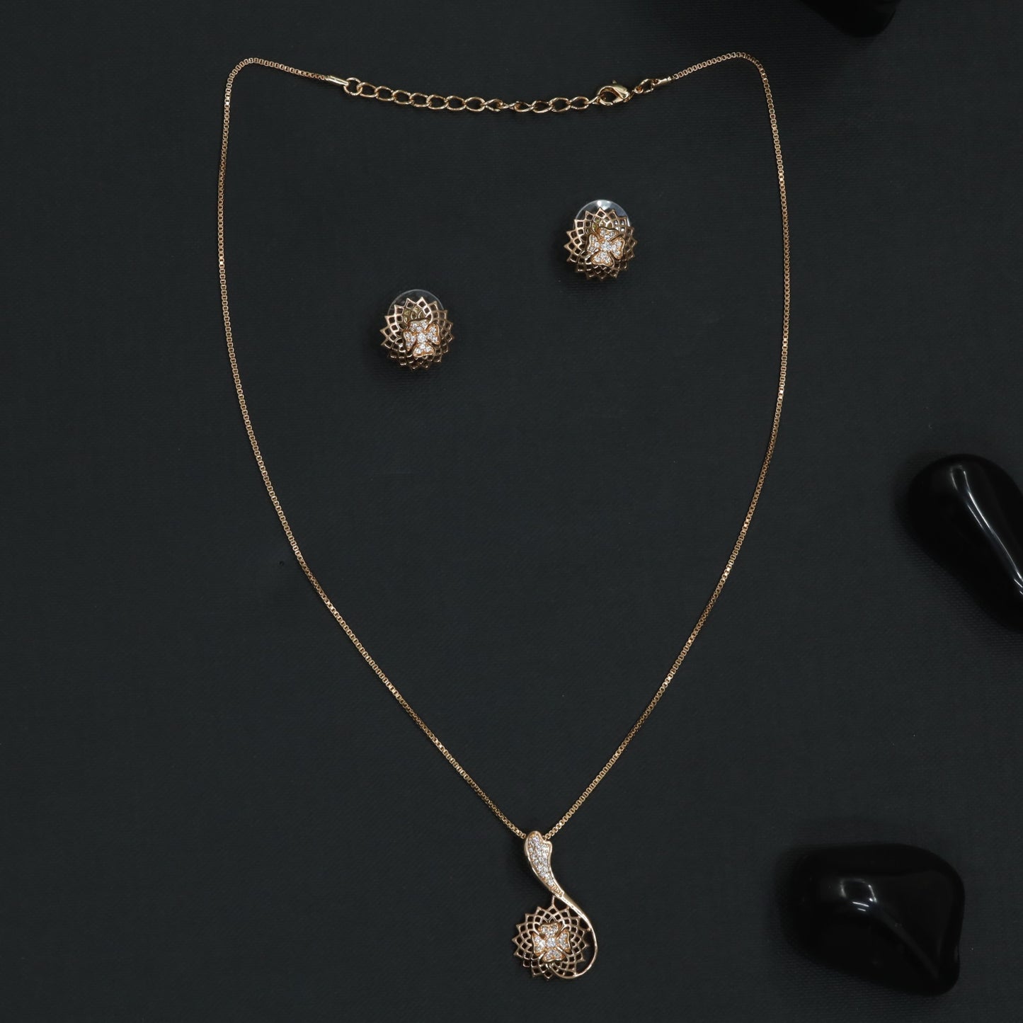 Royal Rosette Chain With Layered Pendant Styling