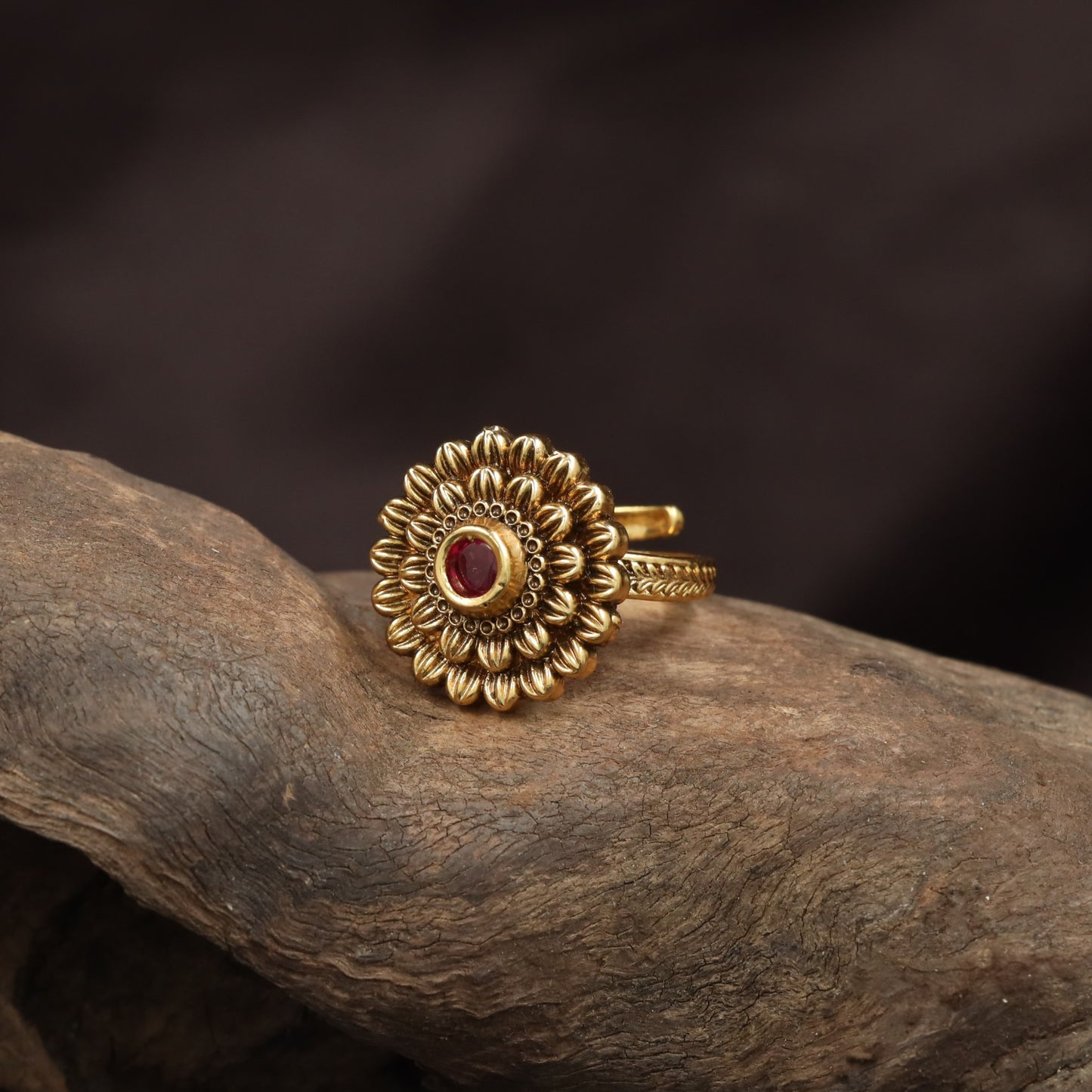 Festive Sunburst Pattern Antique Finger Ring With Decorative Centre