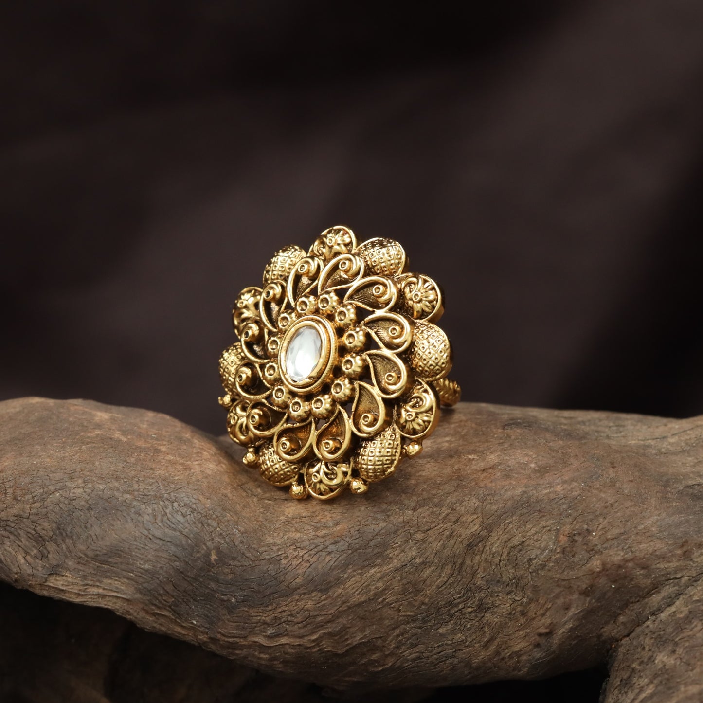 Premium Floral Centrepiece Antique Finger Ring With Curved Scroll Accents