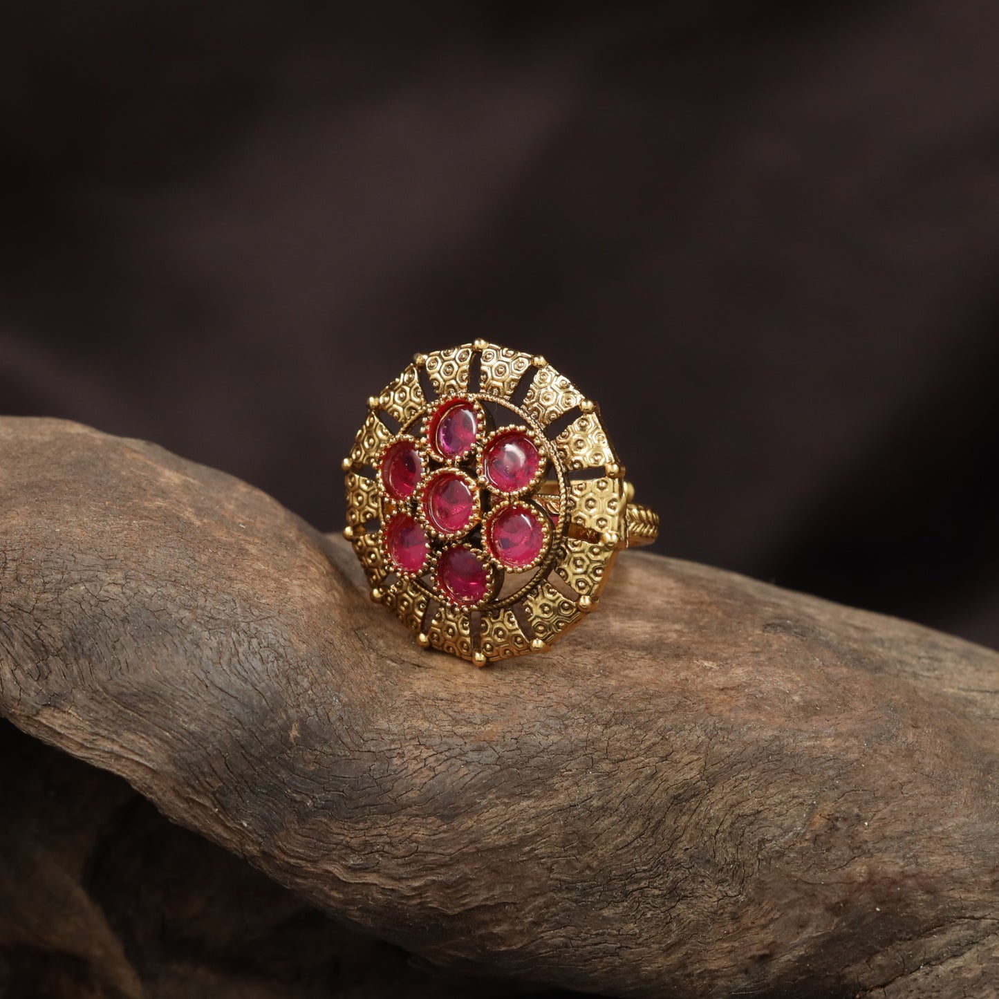 Premium Antique Finger Ring showcasing Circular Gemstone Framework