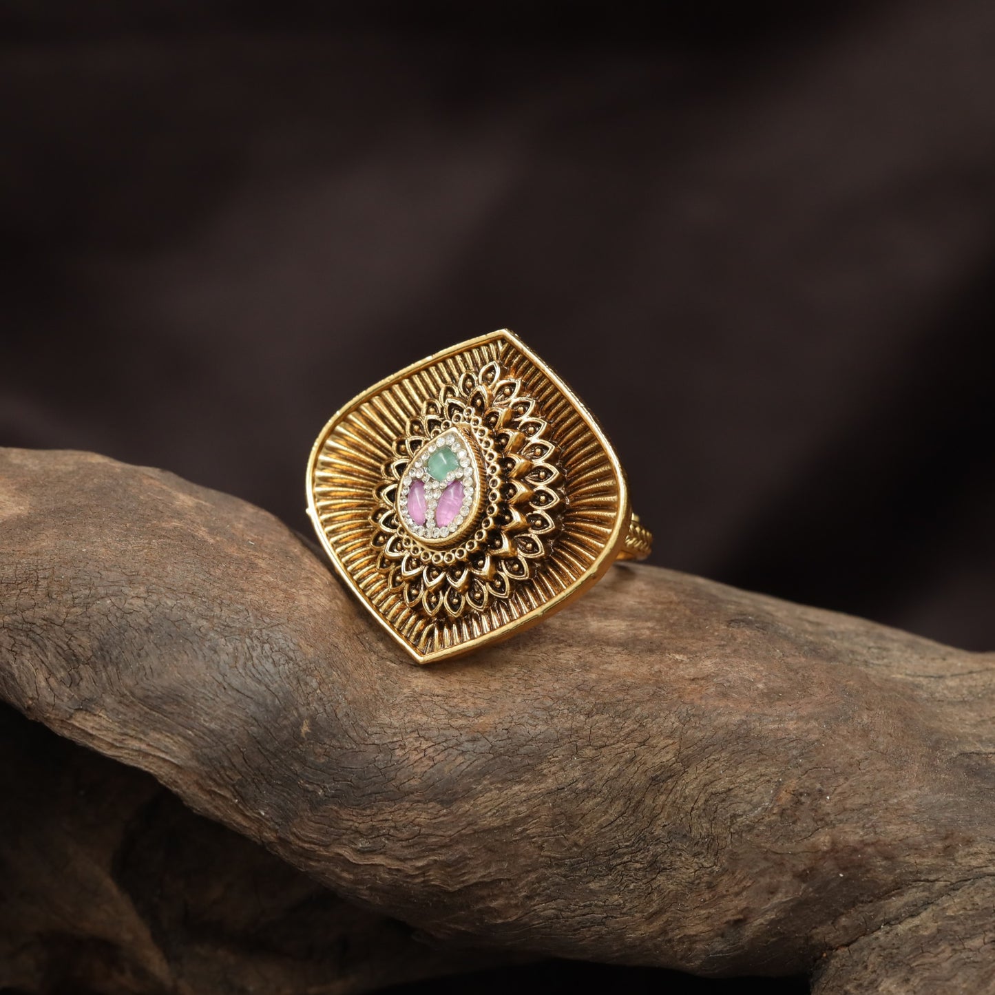 Majestic Diamond Profile Antique Finger Ring With Ornamental Surface Texture