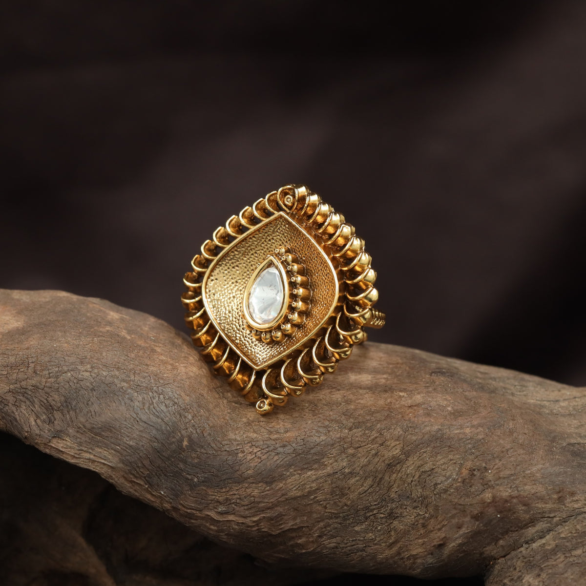 Luxury Antique Finger Ring with Carved Diamond Framework