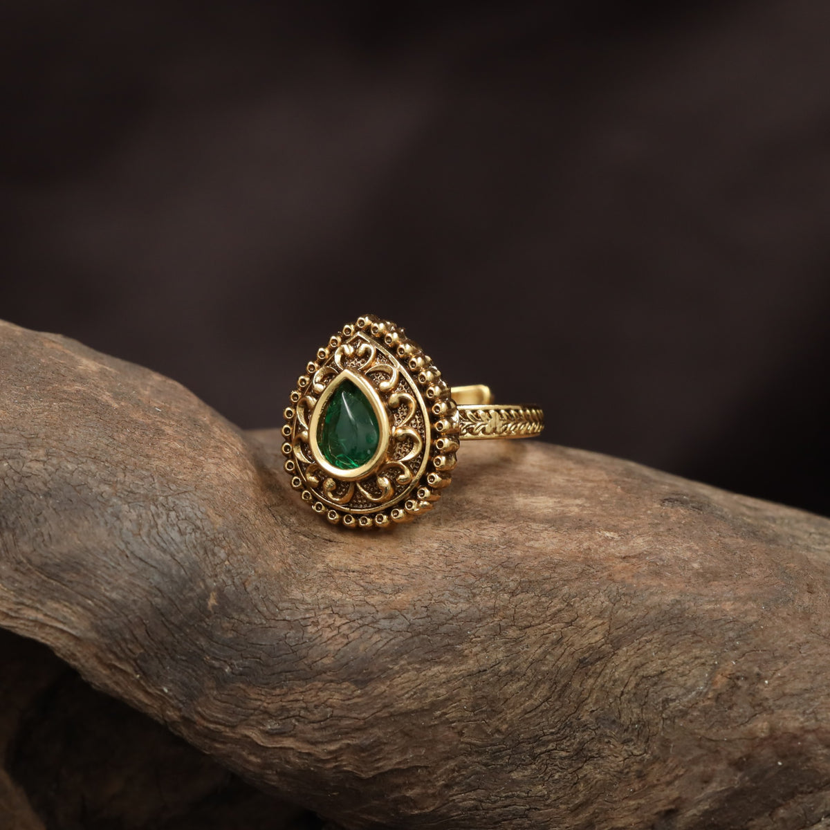 Antique Pear Centre Finger Ring With Decorative Detailing