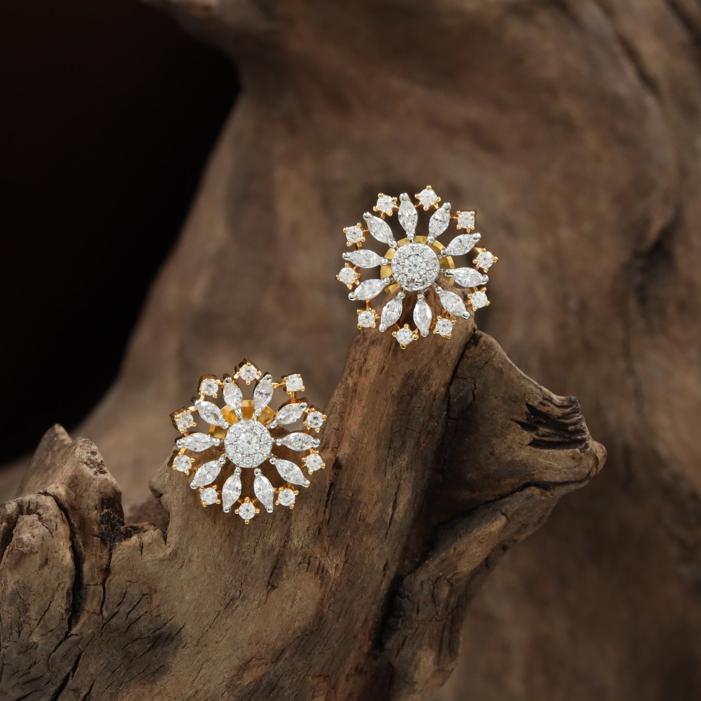 Dazzling flower Stud with circular crystal arrangement