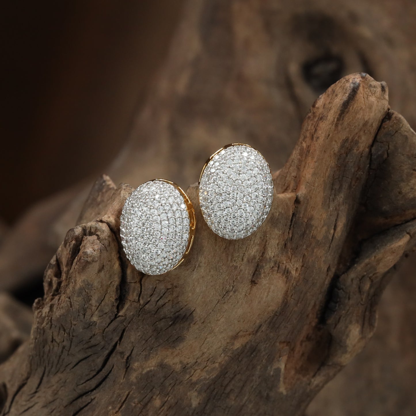 Frostelle Dome Pattern Stud with Elevated Surface Styling