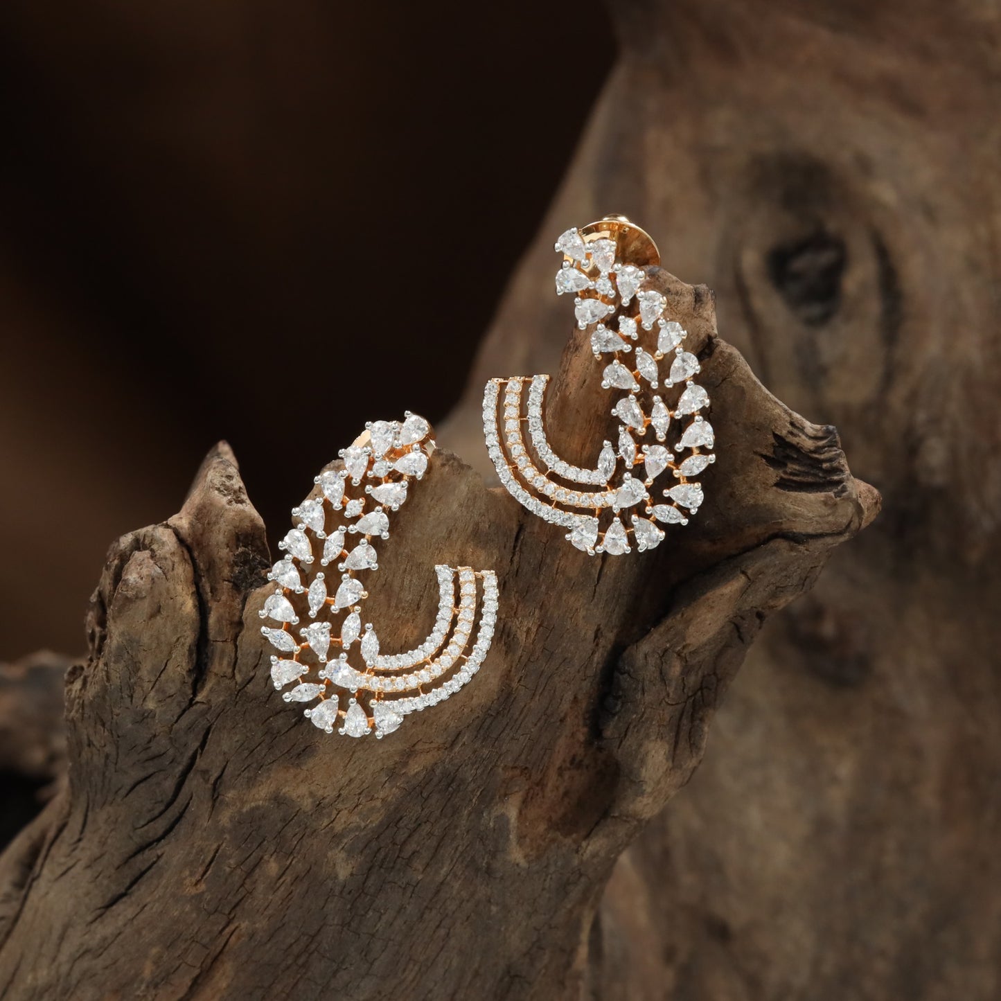 Fluted Curve Stud with Radiant Outer Formation