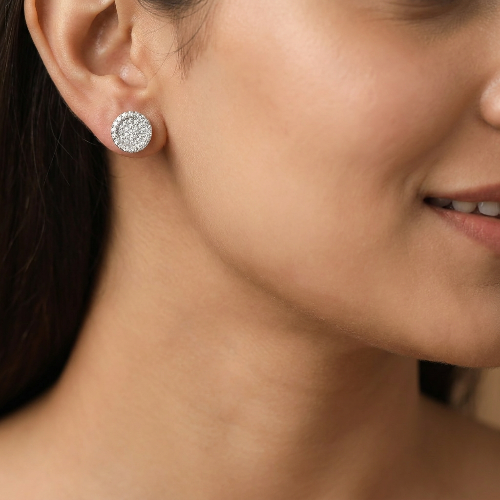 Encircled Pavé Stud with Structured Border Finish