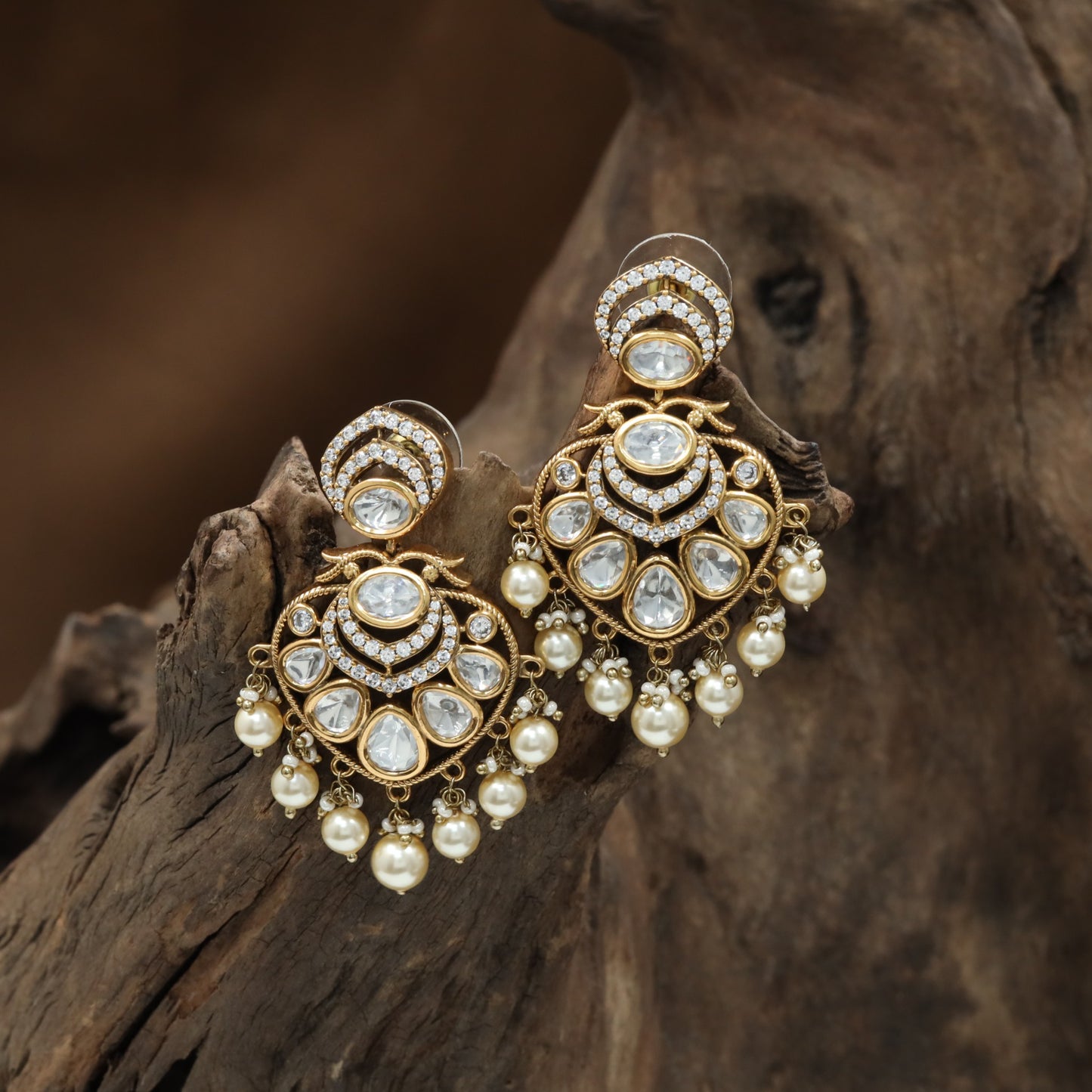 Pinnacle Arch Kundan Hanging with Circular Top Detailing and Pearl Cluster Drops