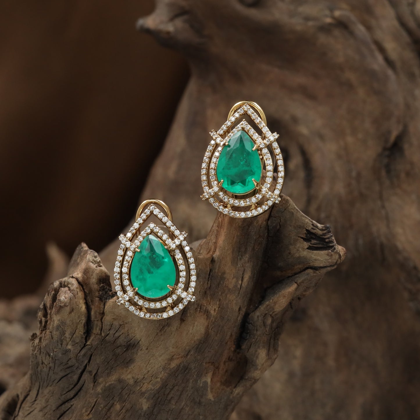 Teardrop Halo Kundan Stud with Double Border Detailing