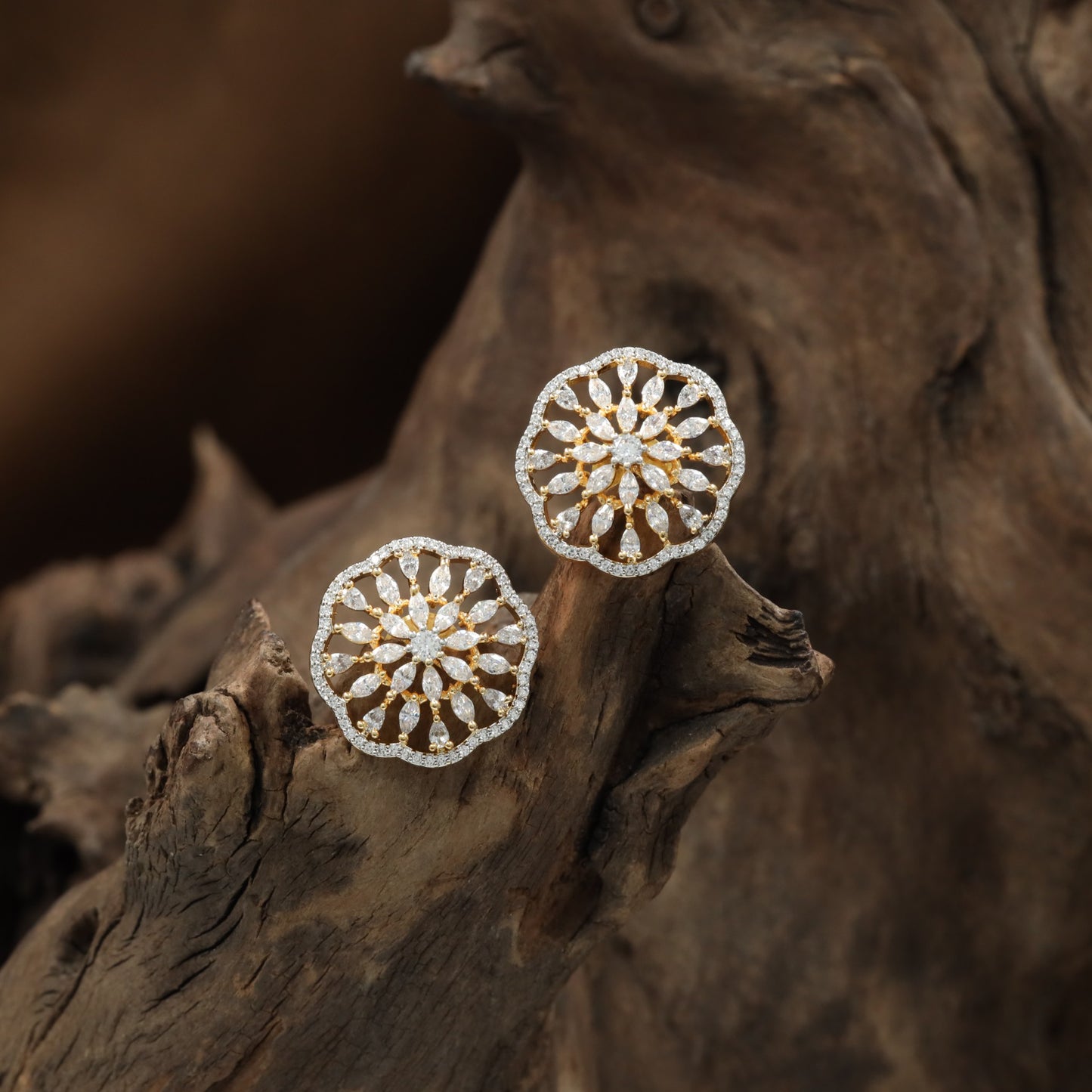 Sunray Bloom GJ Stud with Circular Floral Layout and Radiating Border Detailing