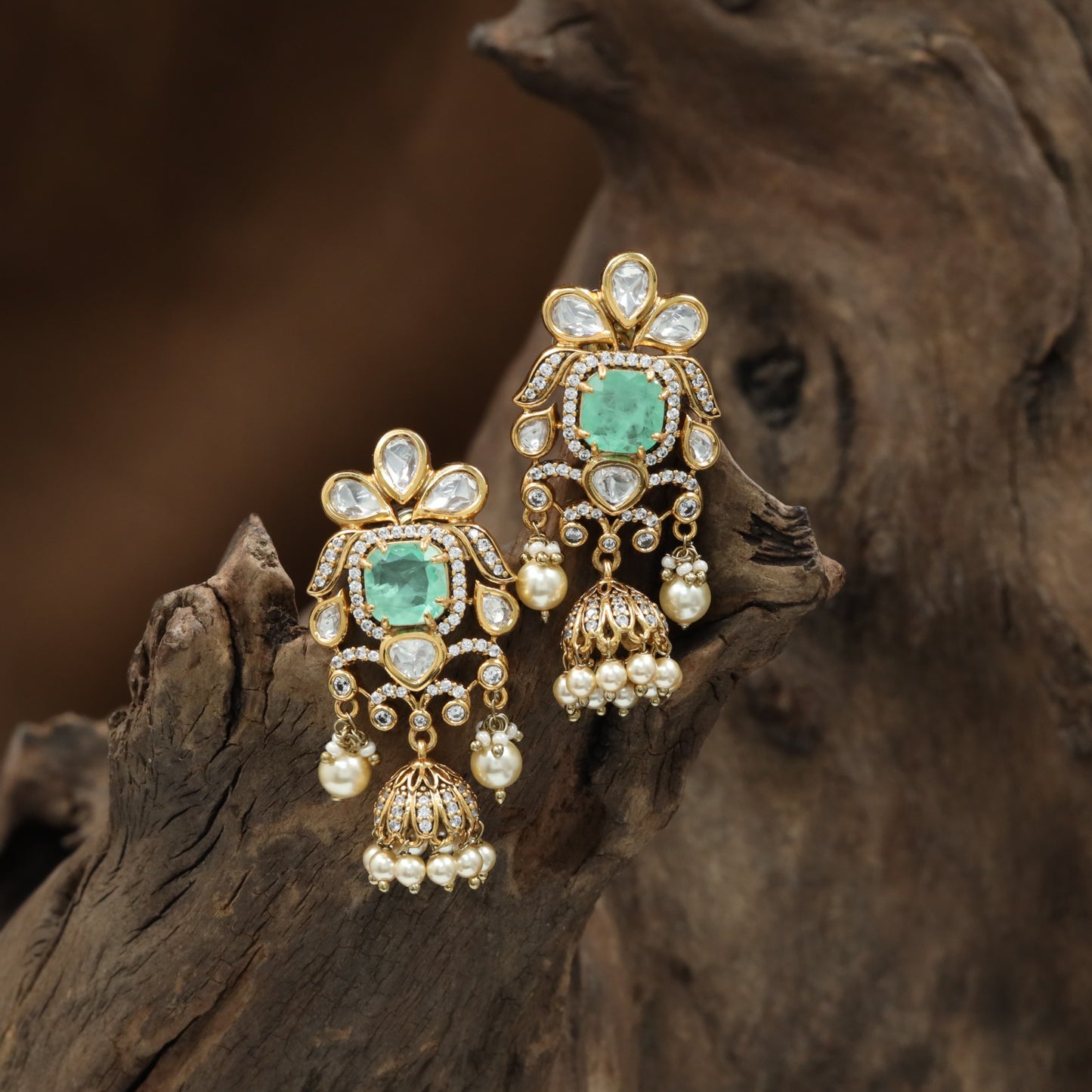 Halo Pearl Kundan Hanging with Layered Frame Arrangement